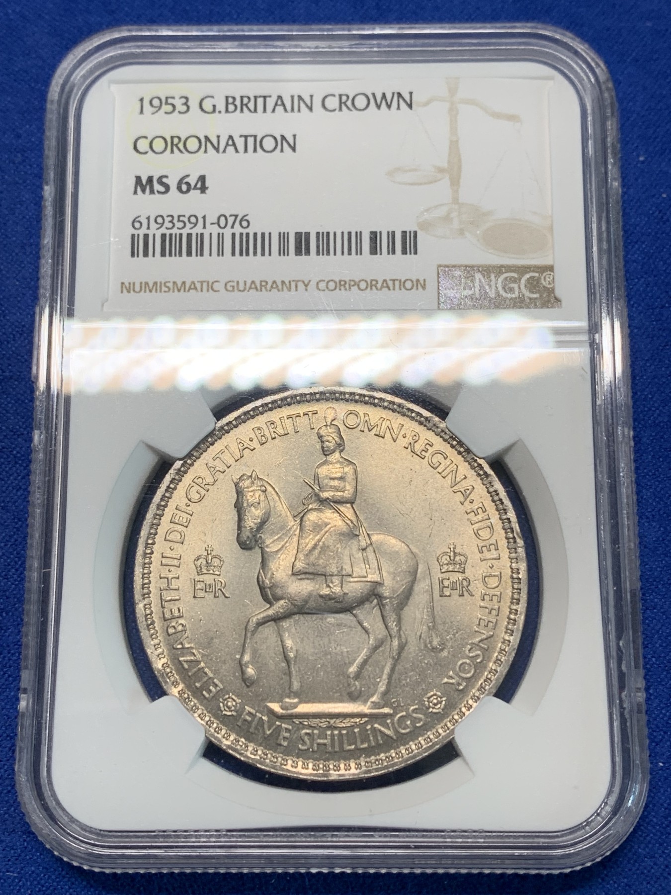 《竞宝斋》第240场-周日，周一 年终尾场 (全场包邮) NGC-MS64 英国1953年伊丽莎白二世纪念克朗币 登基纪念首枚女皇克朗纪念币 彩色包浆 转光好 造型精美