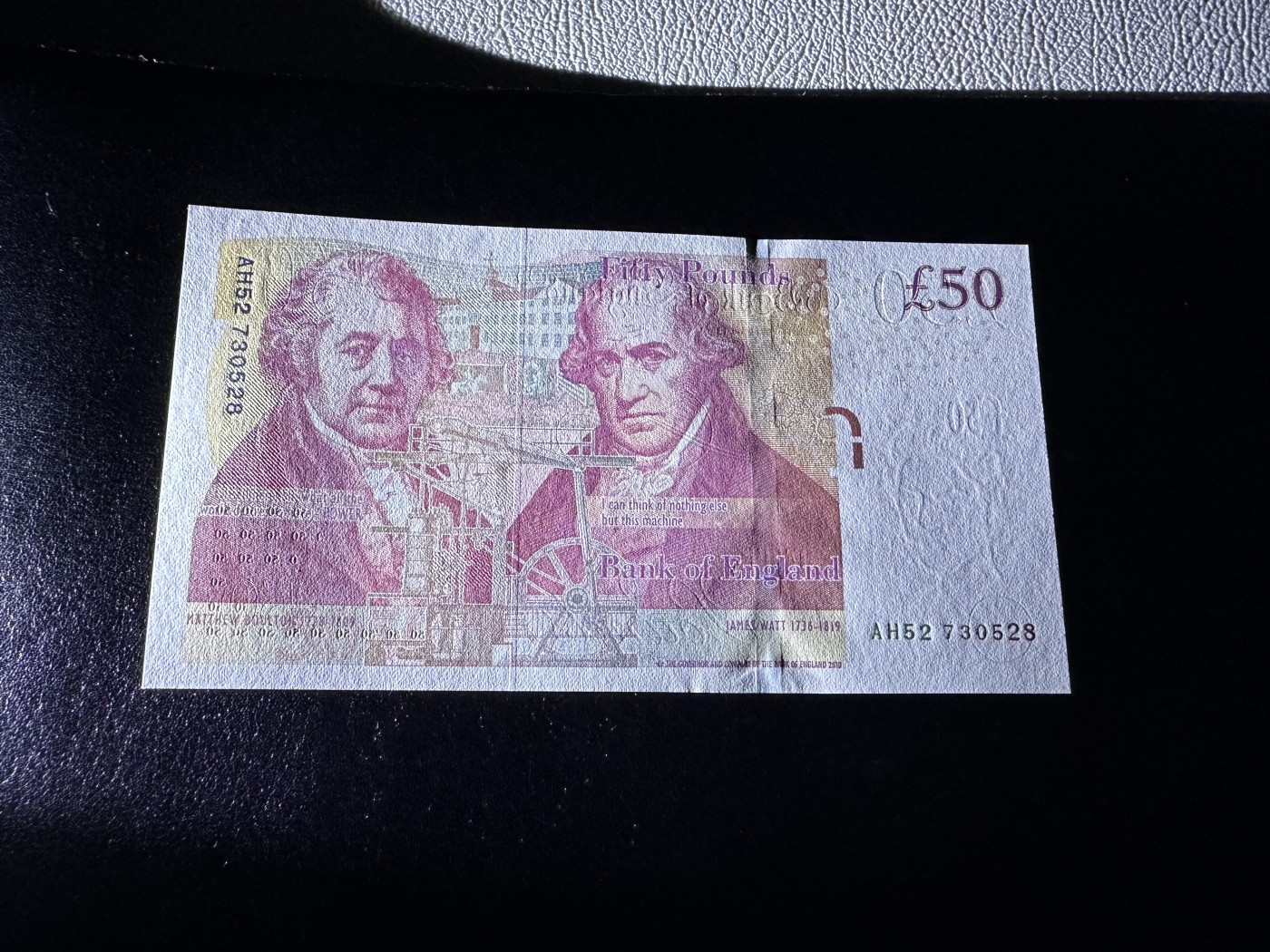 《外钞收藏家》第三百三十六期 2010年英国F序列50镑 全新UNC 尾8
