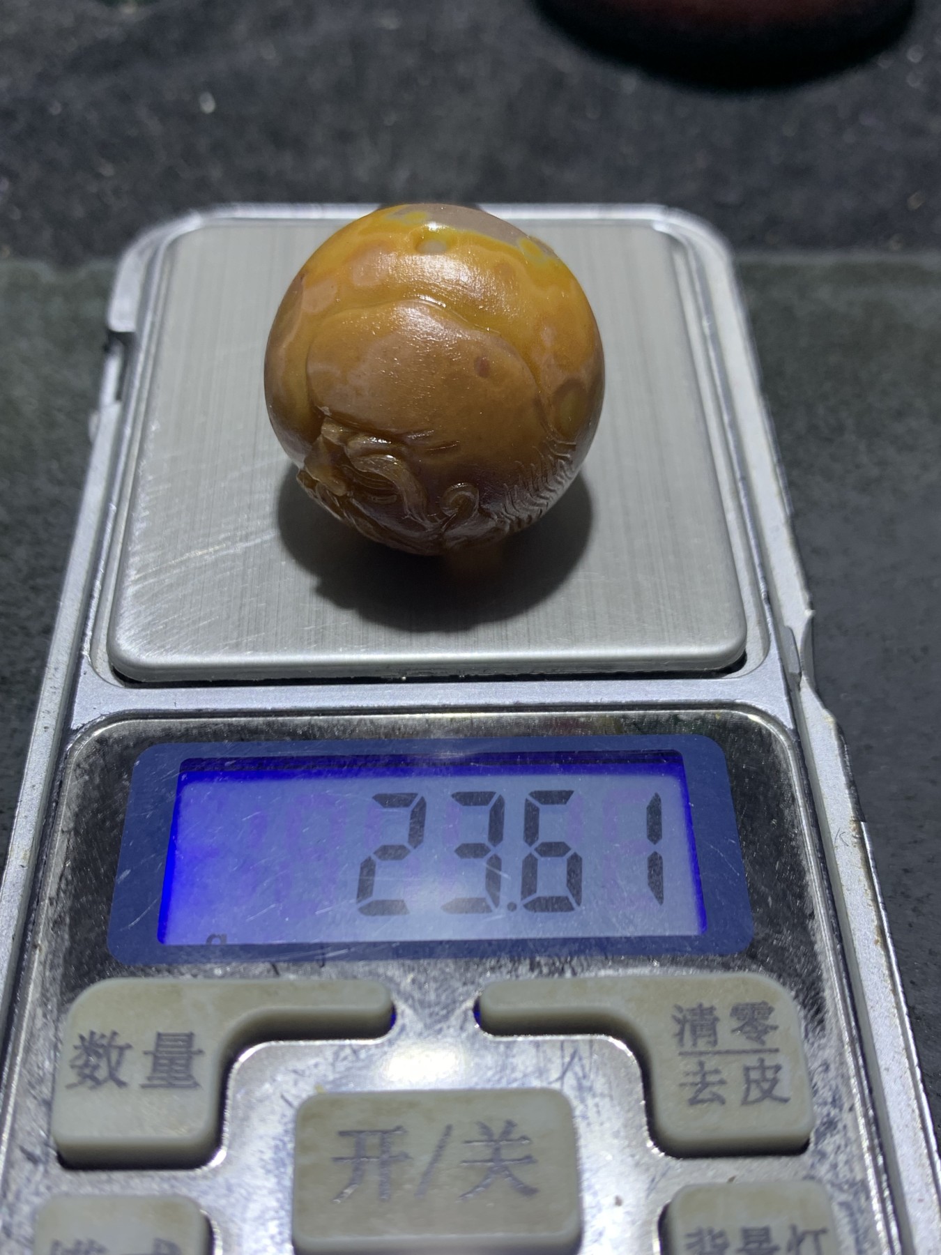 精美冰飘亚光战国红玛瑙手工雕刻达摩祖师，禅字圆珠一个，