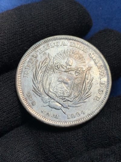 《竞宝斋》第239场-周日，周一 年终拍场 (全场包邮) 萨尔瓦多1894年1比索银币 美洲大火品种 早期少见大银币 打制不错 细节清晰
