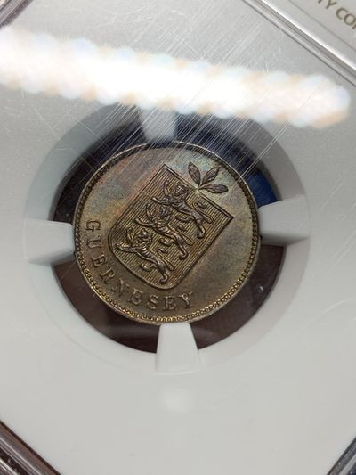 《竞宝斋》第239场-周日，周一 年终拍场 (全场包邮) NGC MS65BN 1893年根西喜顿厂【H厂】3叶雄狮版1道布高分铜币