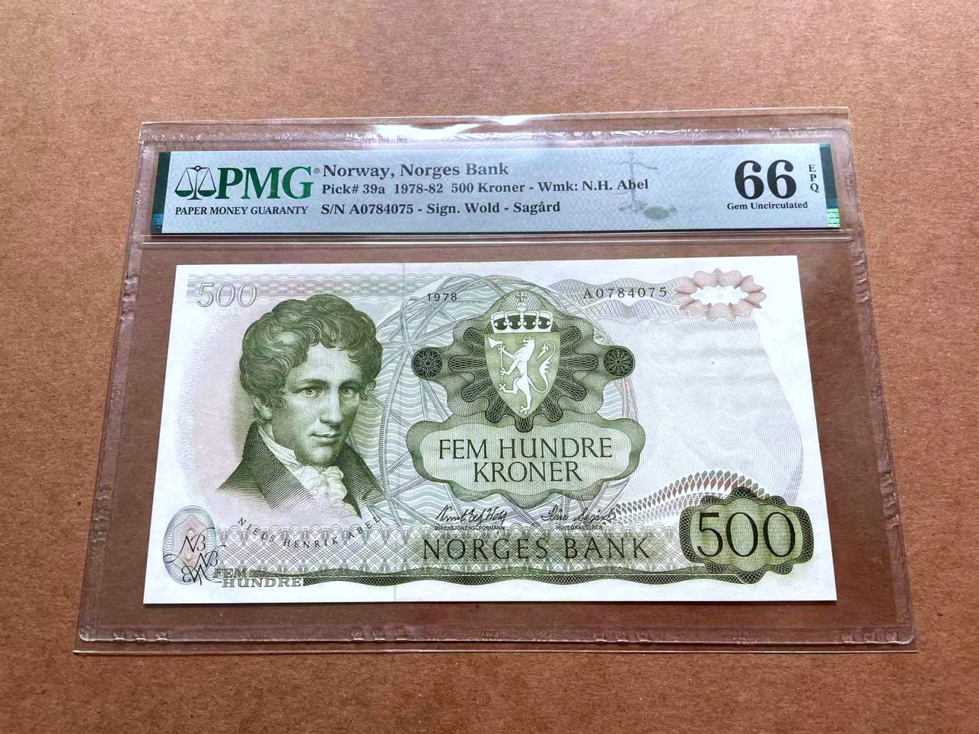 【Blue Auction】✨世界纸币精拍第428期——苍老师专场 PART1 【初版A0冠】挪威 1978-82年500克朗 PMG66EPQ  数学家阿贝尔 纸币上最帅的人物之一 被国内玩家称为“帅哥”