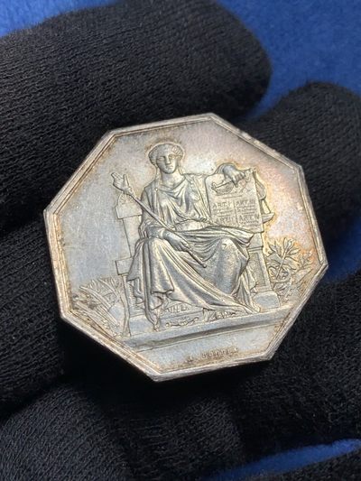 《竞宝斋》第239场-周日，周一 年终拍场 (全场包邮) 法国公证处八角银质代币，丰饶角边铭，19.35克