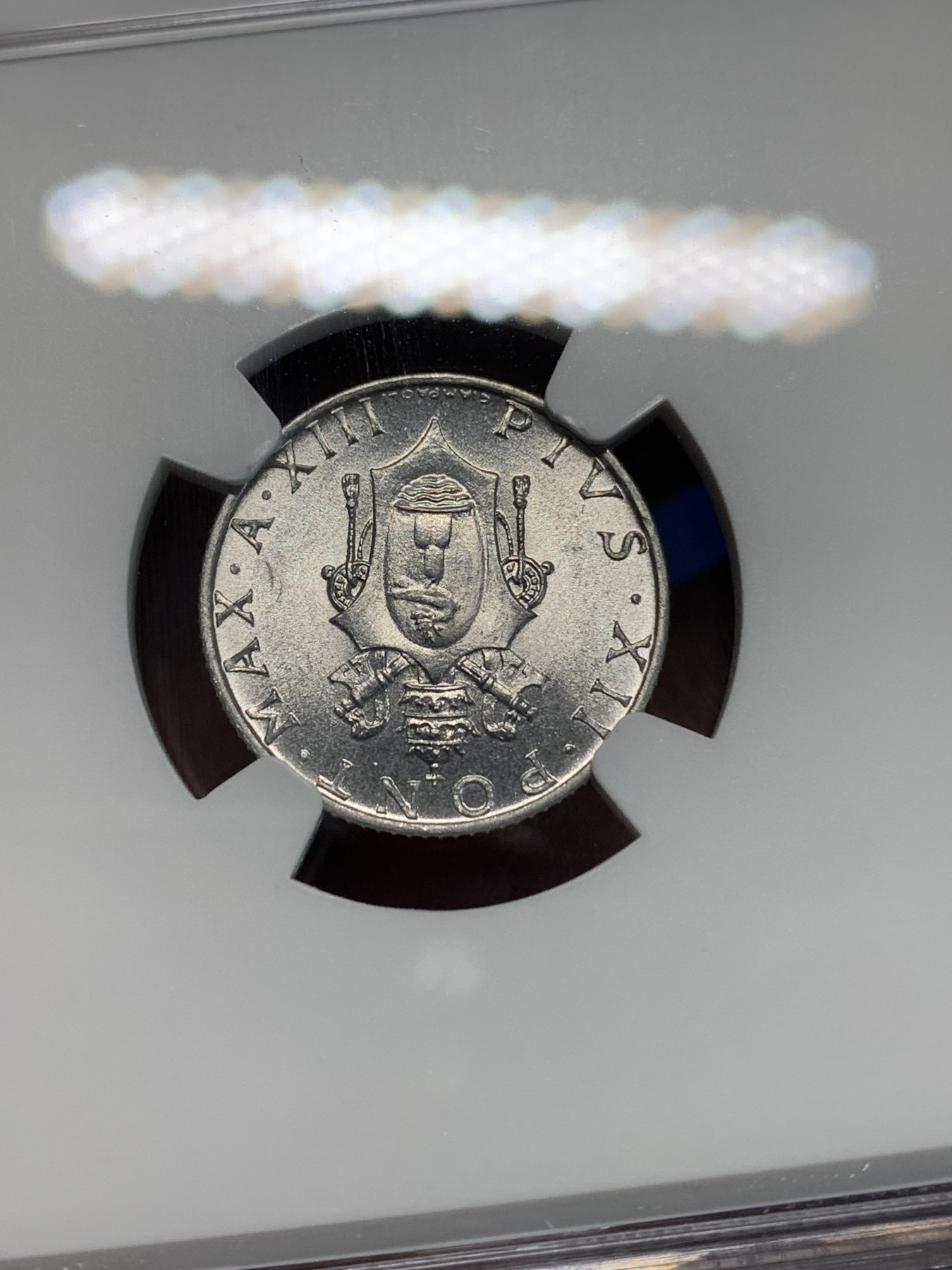 《竞宝斋》第240场-周日，周一 年终尾场 (全场包邮) NGC MS65 梵蒂冈1951年2里拉，高分好光泽可收藏！