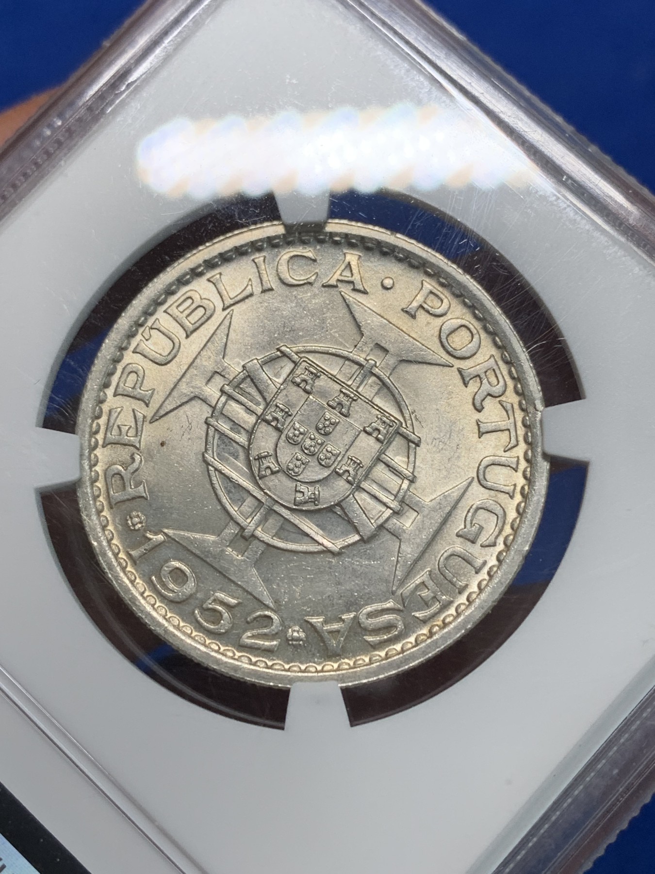 《竞宝斋》第240场-周日，周一 年终尾场 (全场包邮) NGC-MS63 中国澳门 1952年5元银币 葡属殖民风情 上海严评 性价比高