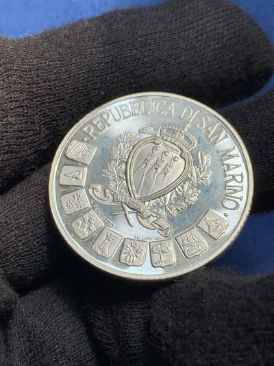 《竞宝斋》第239场-周日，周一 年终拍场 (全场包邮) 1997圣马力诺10000里拉银币 22克