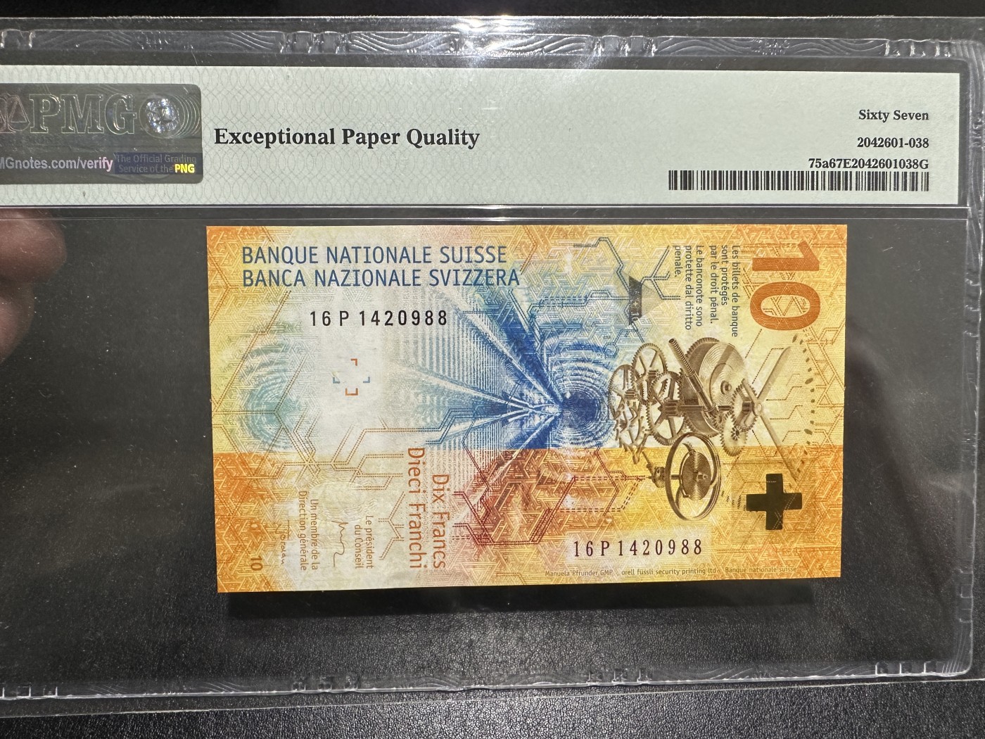 《外钞收藏家》第三百三十六期 2016年瑞士手版10法郎 PMG67 尾988
