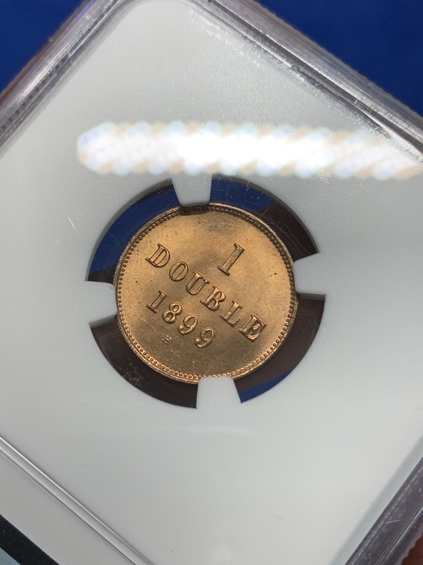 《竞宝斋》第240场-周日，周一 年终尾场 (全场包邮) NGC MS65RB 1899年根西喜顿厂【H厂】3叶雄狮版1道布高分铜币