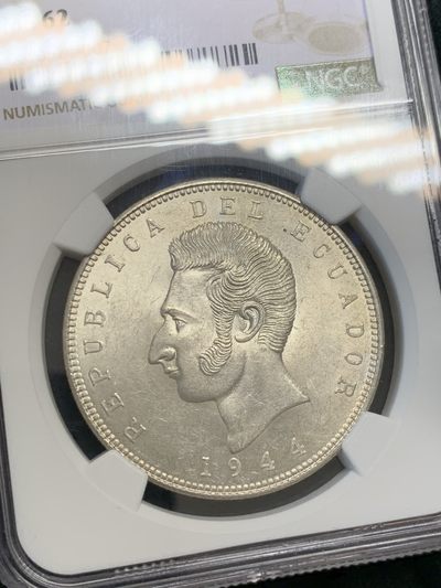 《竞宝斋》第239场-周日，周一 年终拍场 (全场包邮) NGC-MS62 1944年厄瓜多尔5苏克雷银币，墨西哥铸造。原汁原味老包浆，包浆醇厚，打制精美，车轮十字光，略为低评，状态和品质秒杀大部分MS63。