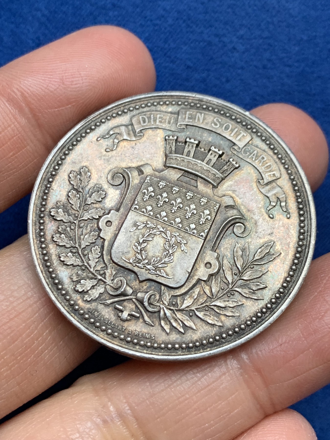 《竞宝斋》第240场-周日，周一 年终尾场 (全场包邮) 法国银质jeton 兰姆斯女子高中 34.6克 41.1mm 丰饶角银标