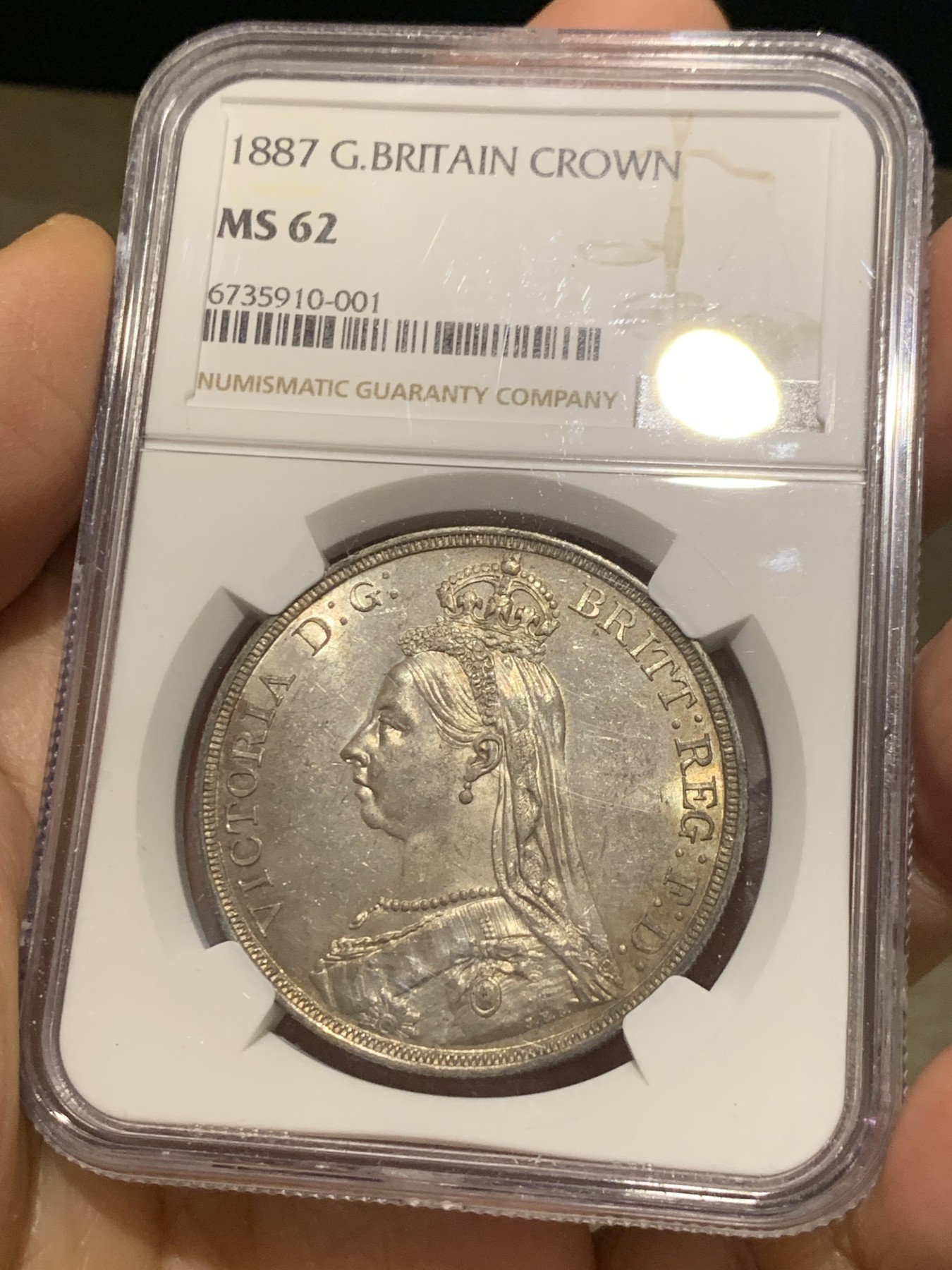 《竞宝斋》第240场-周日，周一 年终尾场 (全场包邮) NGC MS62 英国 1887年 1克朗 马剑银币 淡彩包浆 品相很不错