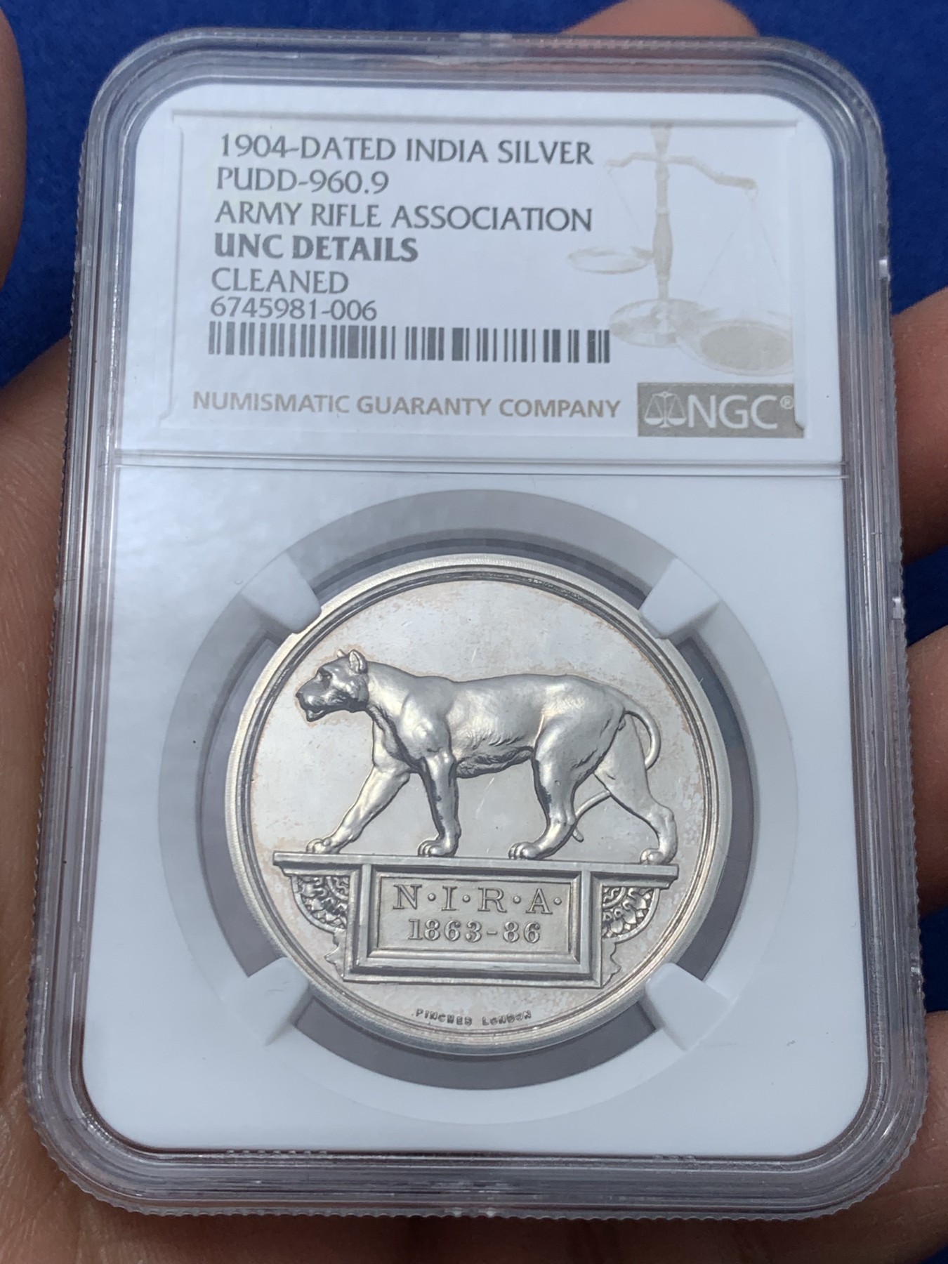 《竞宝斋》第240场-周日，周一 年终尾场 (全场包邮) NGC-UNC 印度1904银章 孟加拉总统步枪协会奖章 行走的老虎 栩栩如生 35mm 带原盒 麦稀奇首见品种