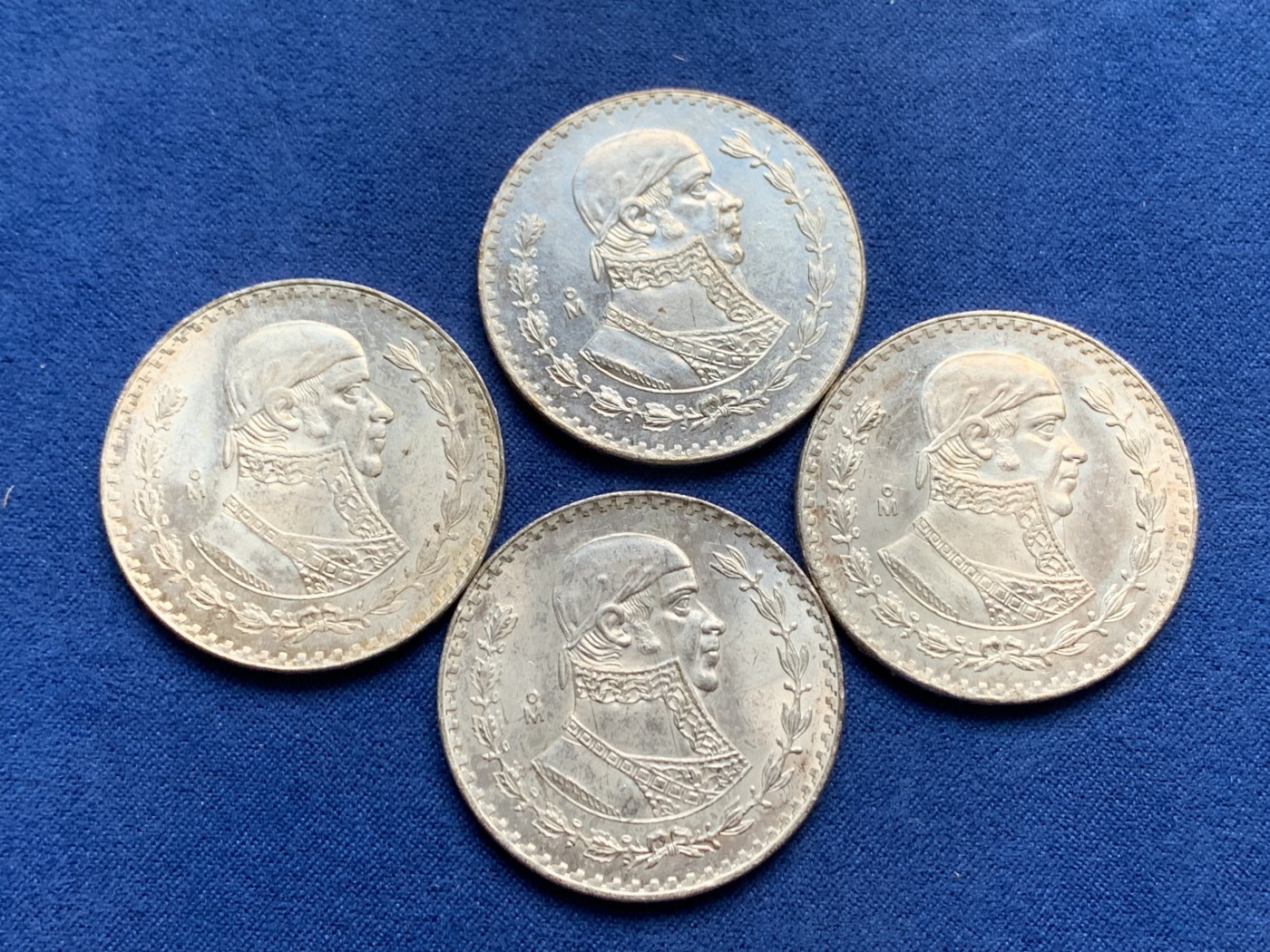 《竞宝斋》第240场-周日，周一 年终尾场 (全场包邮) 4枚一组 墨西哥1比索银币，不同年份