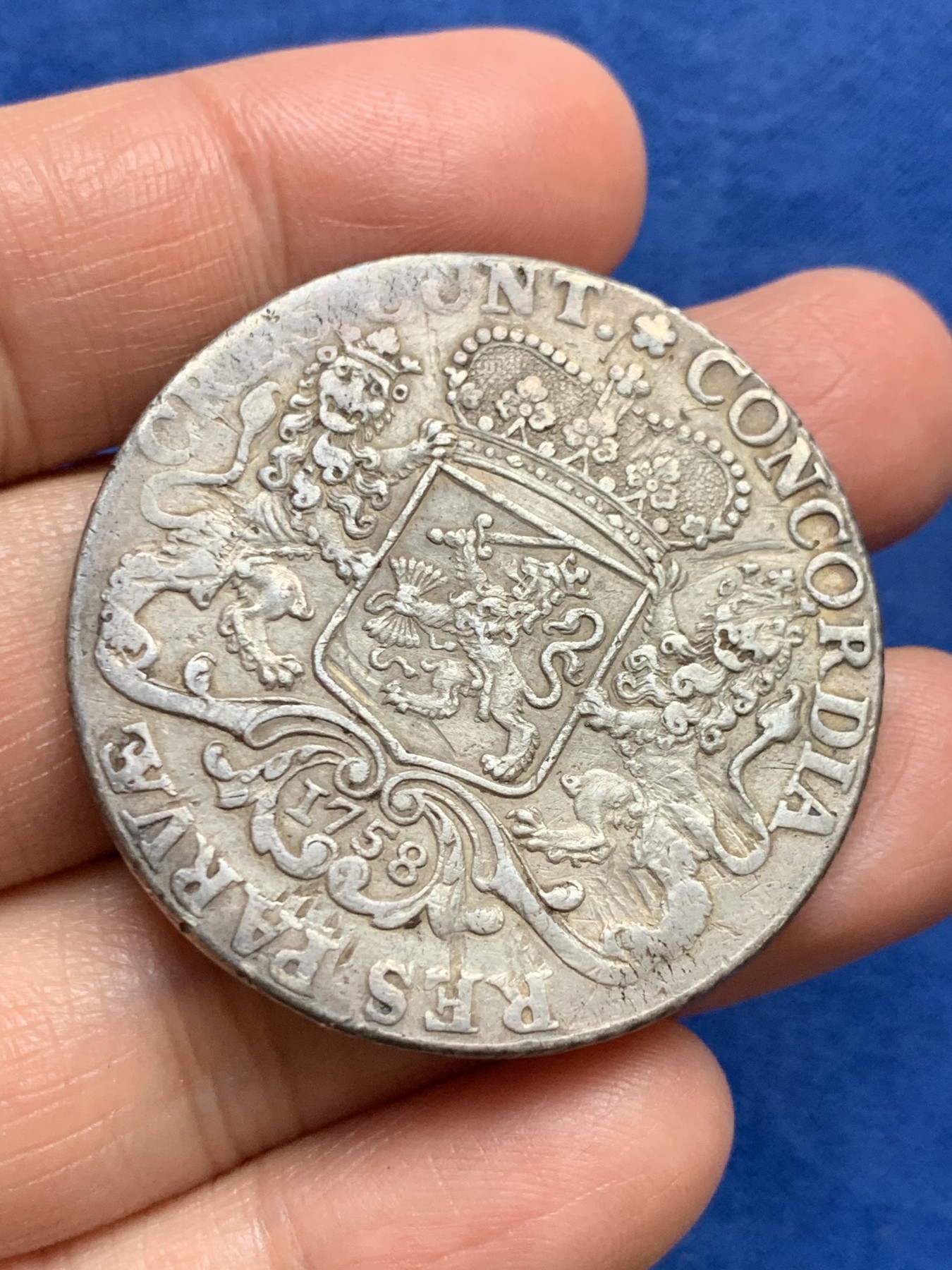 《竞宝斋》第240场-周日，周一 年终尾场 (全场包邮) 荷兰1758年大马剑1杜卡特大银币 卷尾版 非常少见