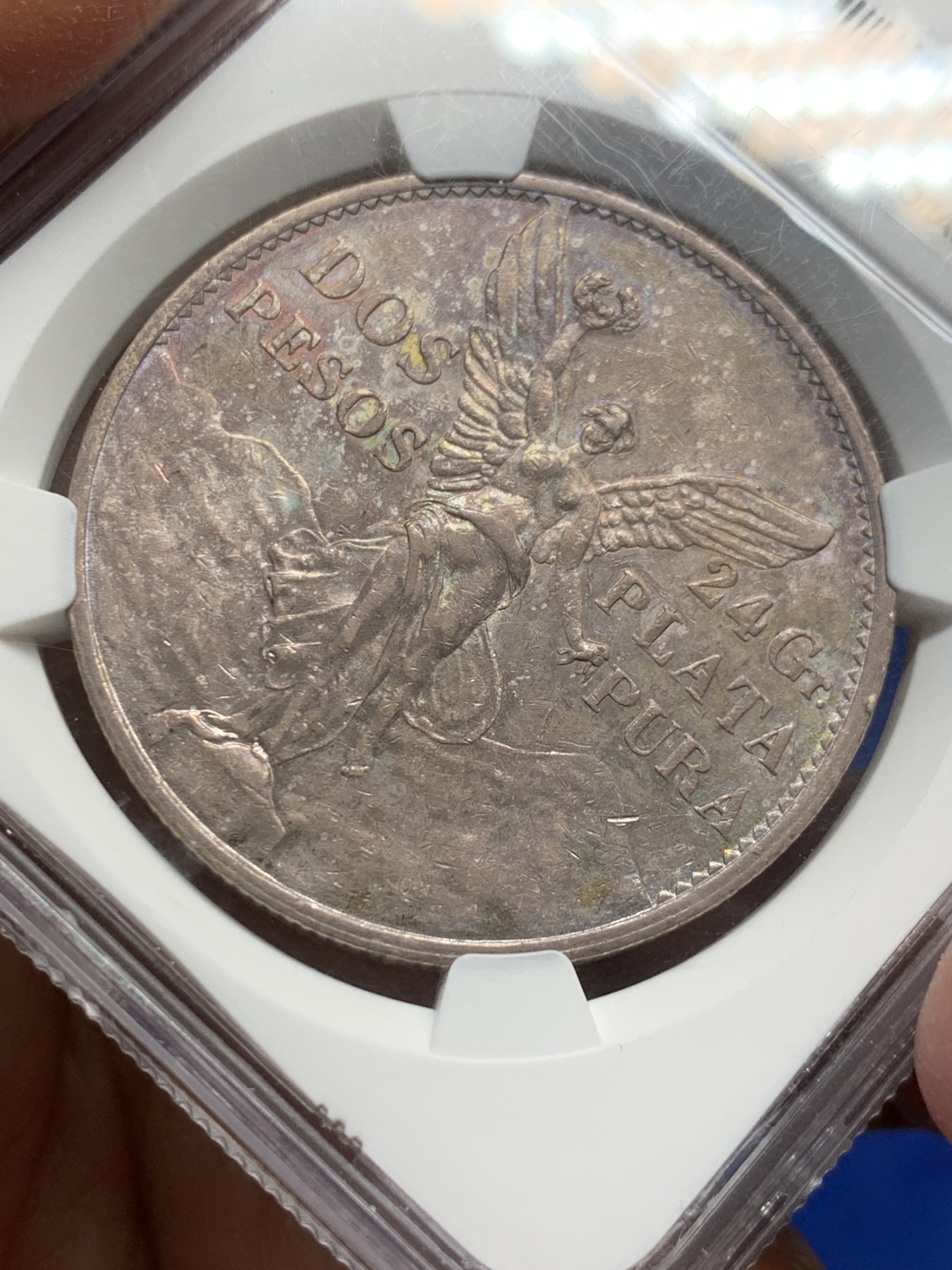 《竞宝斋》第240场-周日，周一 年终尾场 (全场包邮) NGC AU55 墨西哥1921年独立女神2比索银币 双面欧洲老五彩 早期品种 很少见的2P