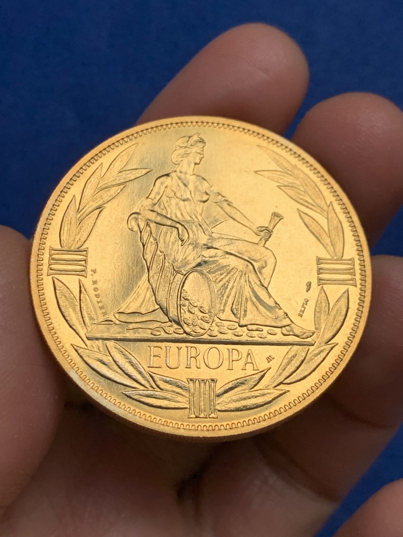 《竞宝斋》第240场-周日，周一 年终尾场 (全场包邮) 法国1981年ECU纪念币 铜或镀金 材质看不清