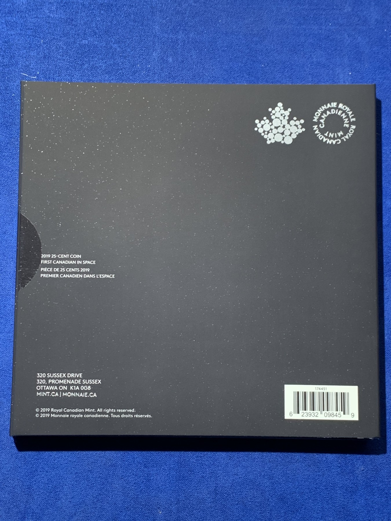 《竞宝斋》第240场-周日，周一 年终尾场 (全场包邮) 加拿大 2019 25分三色金属纪念币 55MM大规格 纪念加拿大太空第一人。 Ebay普遍500多的成交价。原封未拆，看不到背面。