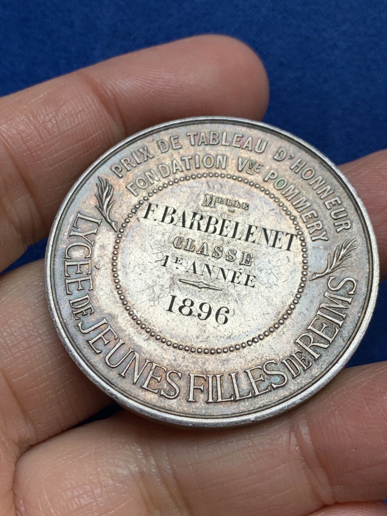 《竞宝斋》第240场-周日，周一 年终尾场 (全场包邮) 法国银质jeton 兰姆斯女子高中 34.6克 41.1mm 丰饶角银标