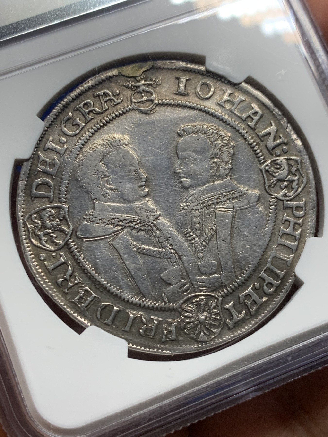 《竞宝斋》第240场-周日，周一 年终尾场 (全场包邮) NGC XFD 德国1610年萨克森兄弟泰勒银币 非常好的状态 可惜边缘有焊过