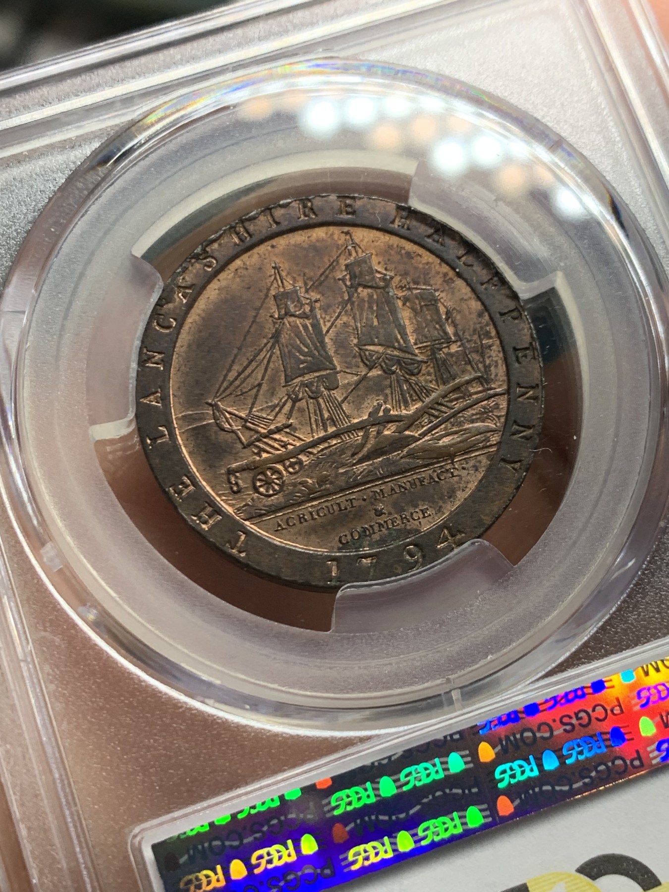 《竞宝斋》第240场-周日，周一 年终尾场 (全场包邮) PCGS MS63RB 英国1794年兰开斯特半便士铜代币 Conder Token，底板镜面效果明显，RB状态原铜光，少见状态。SOHO厂制作，大车轮便士技术鼻祖，最早采用宽边铭技术的钱币，麦稀奇63分成交含佣￥1981