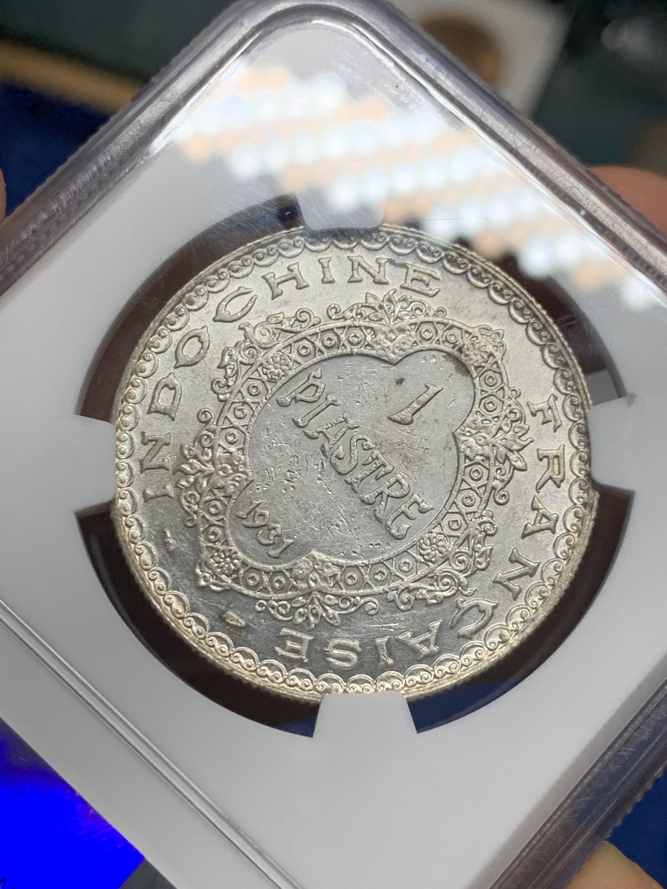 《竞宝斋》第240场-周日，周一 年终尾场 (全场包邮) NGC-UNCD 1931年法属印支“最后的坐洋”1皮阿斯特银币，币面清爽又干净，打制精美，包浆醇厚润泽又犀利，状态极佳。