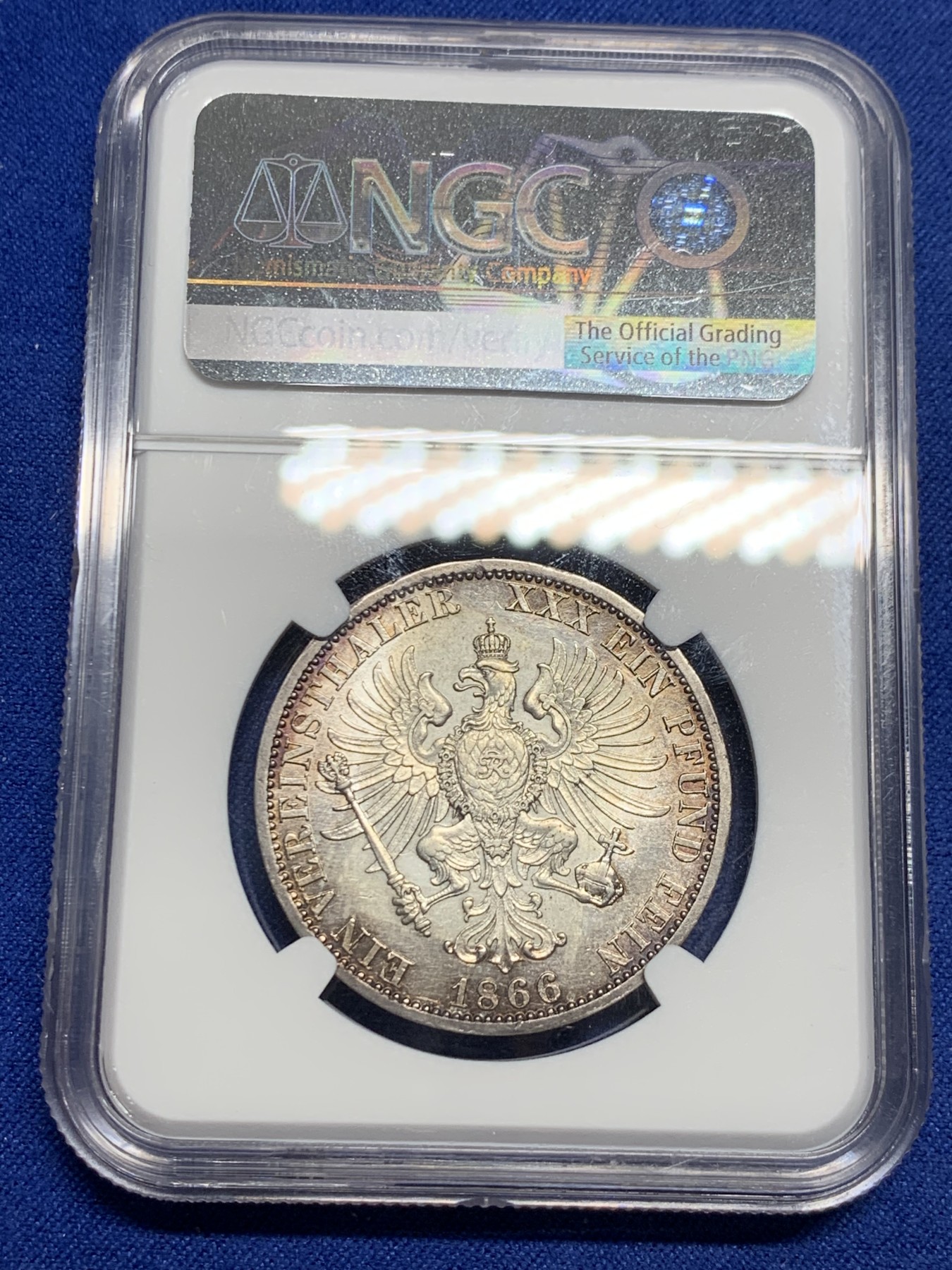 《竞宝斋》第240场-周日，周一 年终尾场 (全场包邮) NGC AUD 1866年德国普鲁士威廉一世1泰勒银币，包浆漂亮，品相很好