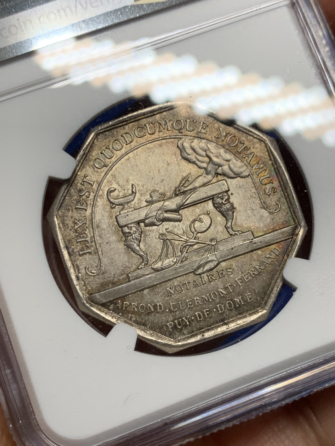 《竞宝斋》第240场-周日，周一 年终尾场 (全场包邮) NGC MS64 法国吉尔公证处女神八角银质代币