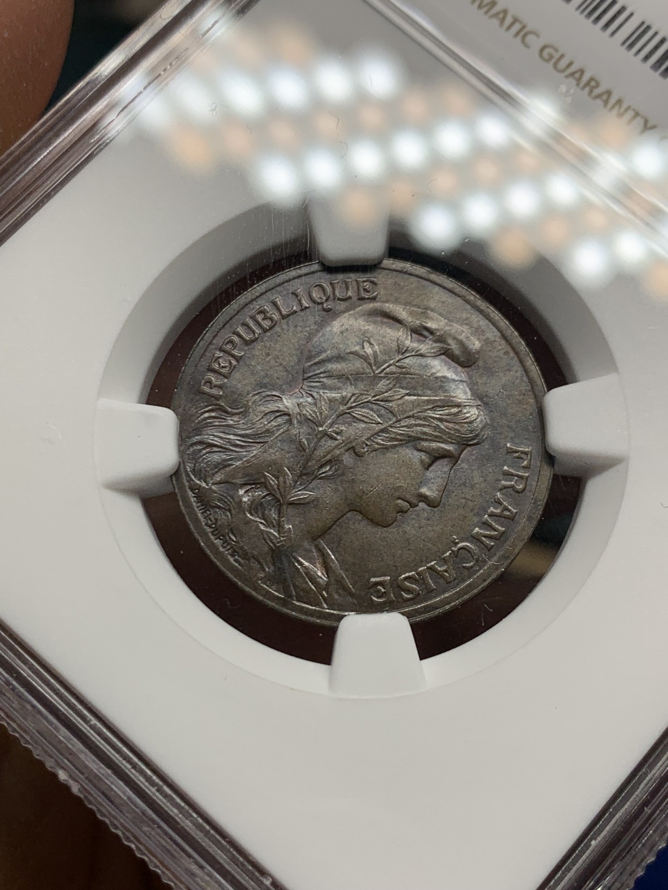 《竞宝斋》第240场-周日，周一 年终尾场 (全场包邮) NGC MS62BN 1898年法国玛丽安娜5分铜币 巧克力状态 玛丽安娜设计首年 好品不多