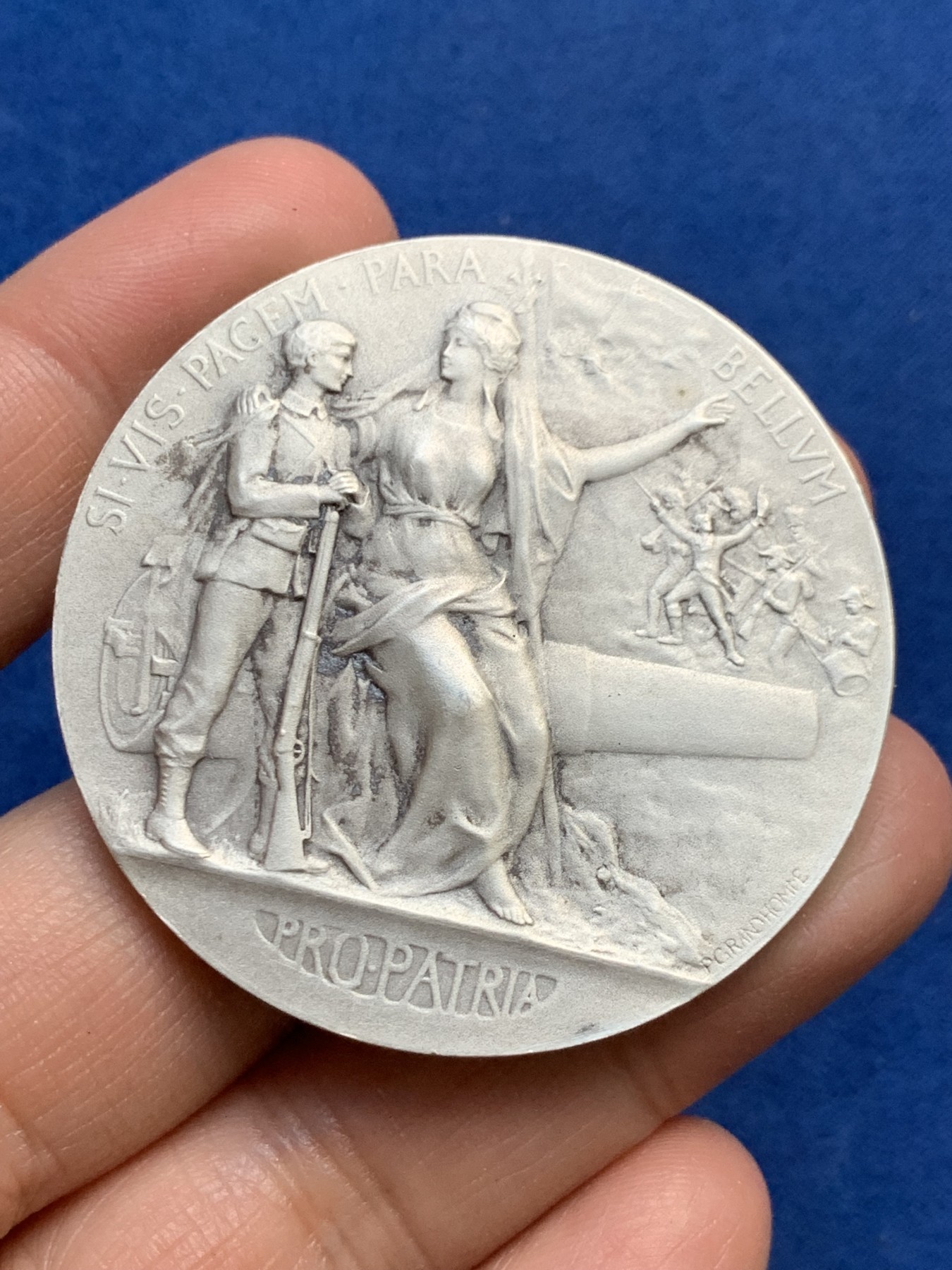 《竞宝斋》第240场-周日，周一 年终尾场 (全场包邮) 法国军事战争准备银章 49.7mm 63.3g 边铭丰饶角银标 品相不错 (送磁吸木盒)