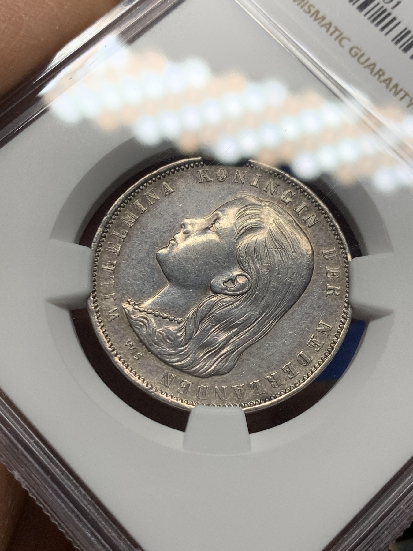 《竞宝斋》第240场-周日，周一 年终尾场 (全场包邮) NGC-AUD 荷兰 1892 威廉敏娜1盾银币 小萝莉 热门品种