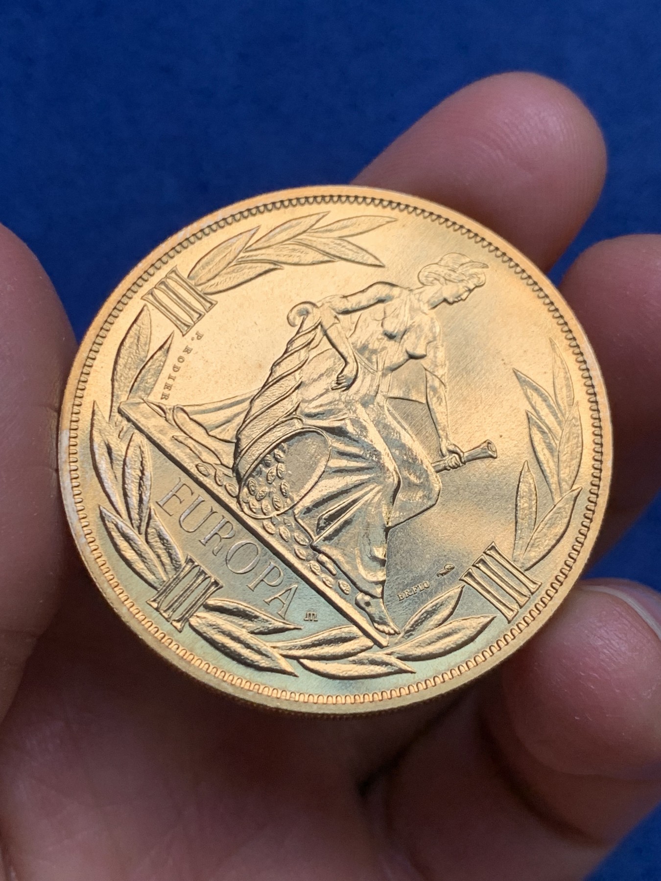 《竞宝斋》第240场-周日，周一 年终尾场 (全场包邮) 法国1981年ECU纪念币 铜或镀金 材质看不清