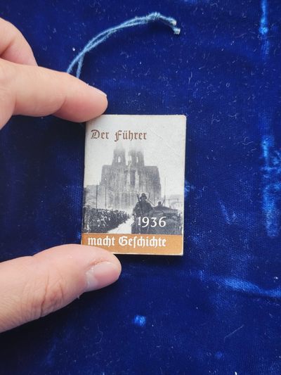 世界精品徽章拍卖～年货专场，癸卯兔年最后一场，节前送达 - 德三超迷你军事书，WW2原品