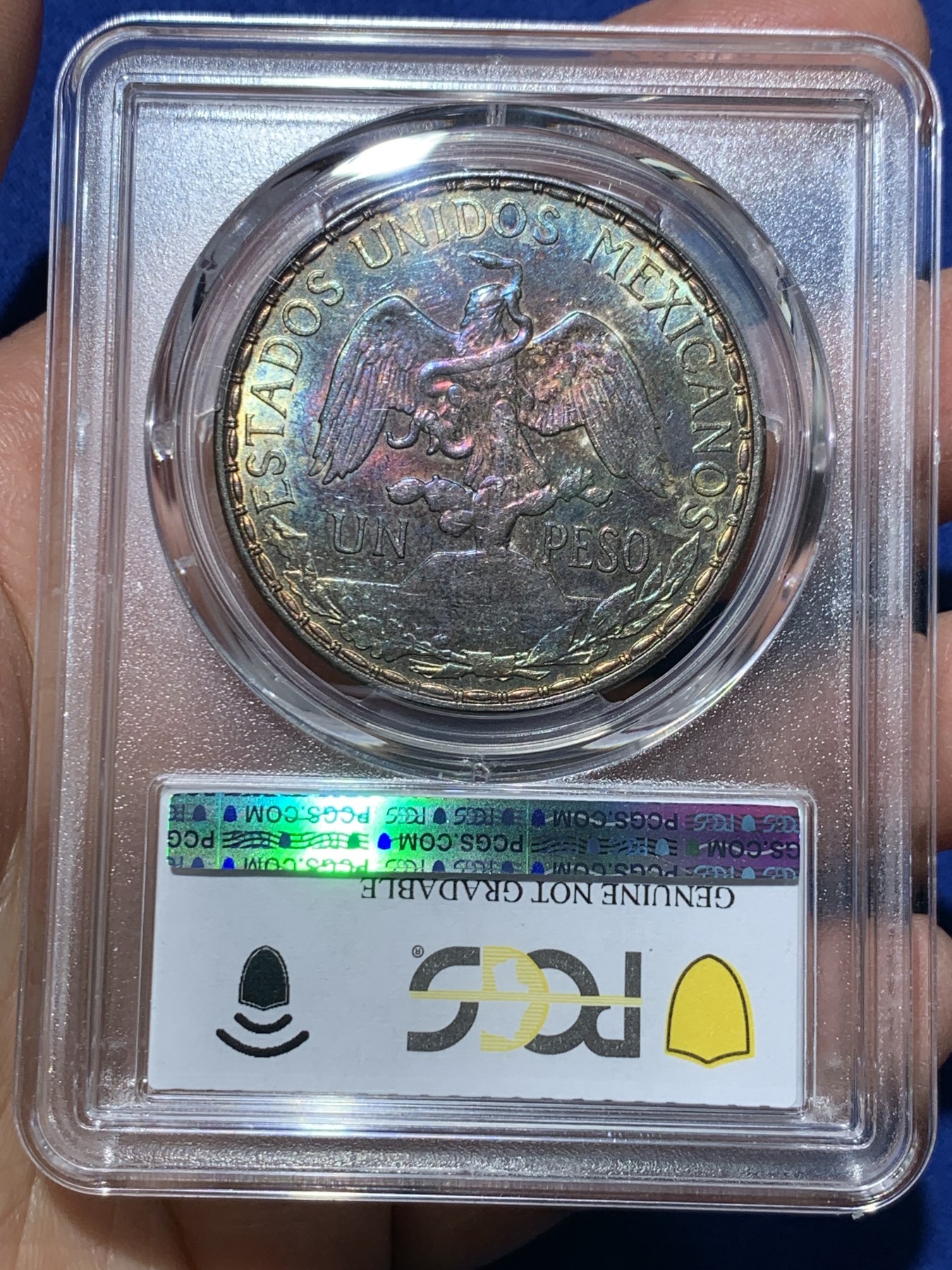 《竞宝斋》第240场-周日，周一 年终尾场 (全场包邮) PCGS UNC 墨西哥1910年骑马鹰洋大银，热门上涨品种，64分成交价近万。绝美炫彩紫金包浆，女神骏马细节出色，性价比极佳的一颗。
