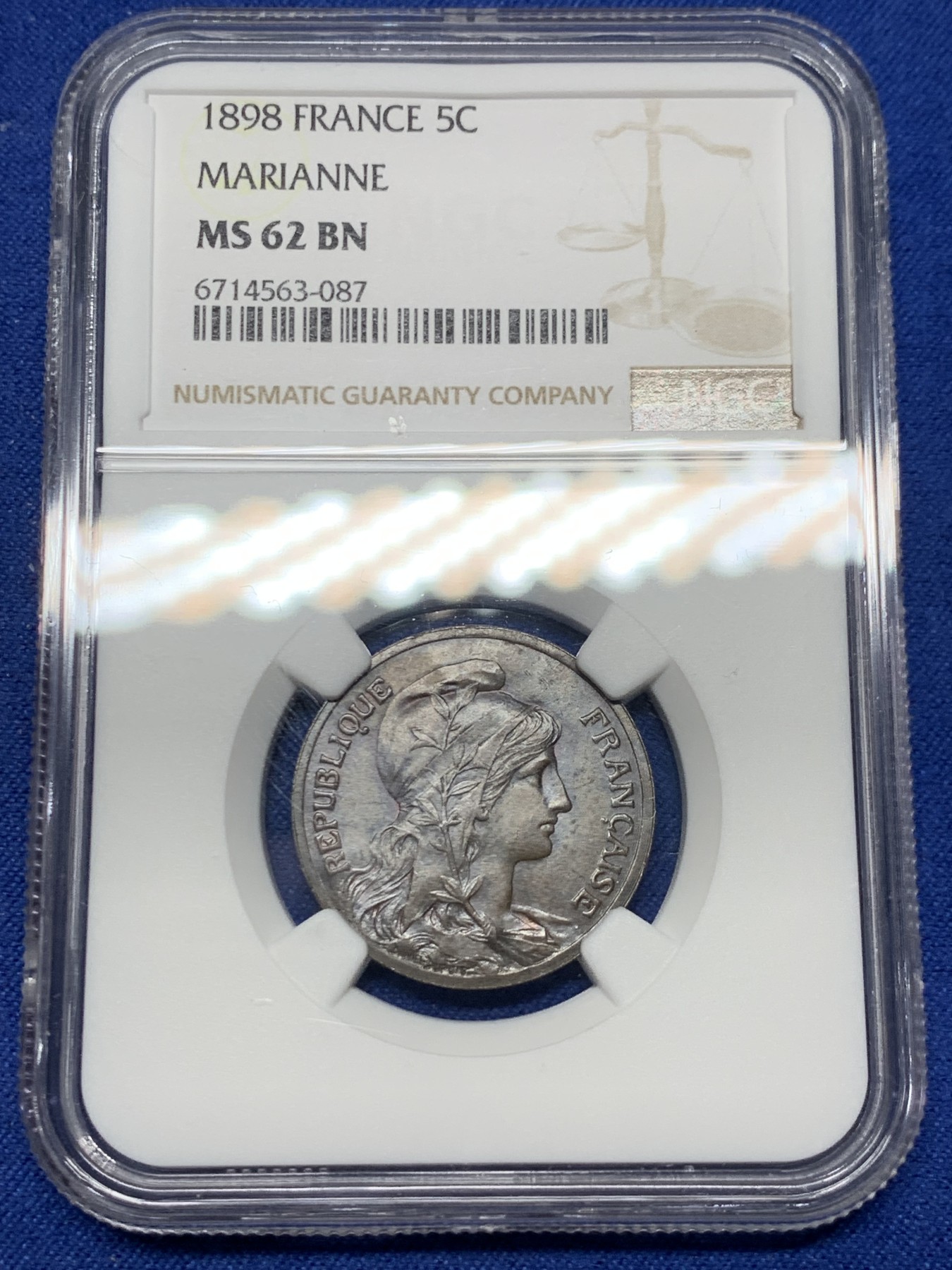 《竞宝斋》第240场-周日，周一 年终尾场 (全场包邮) NGC MS62BN 1898年法国玛丽安娜5分铜币 巧克力状态 玛丽安娜设计首年 好品不多