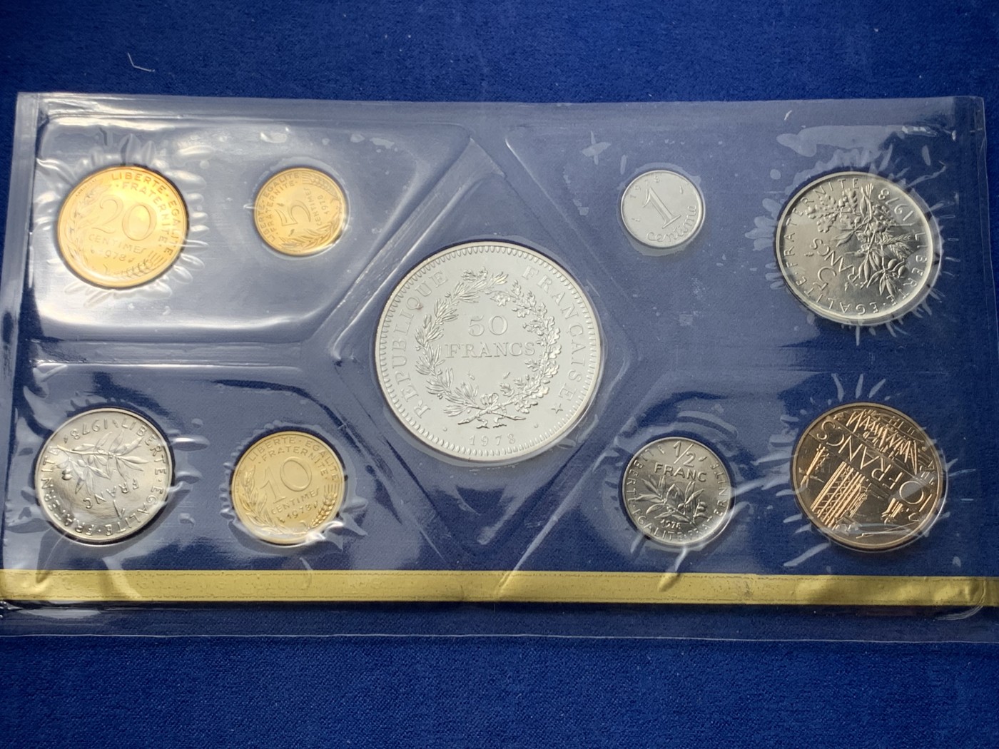 《竞宝斋》第240场-周日，周一 年终尾场 (全场包邮) 官方原盒未流通套币 法兰西第五共和国 巴黎造币厂 1978年BU套币册 状态很好