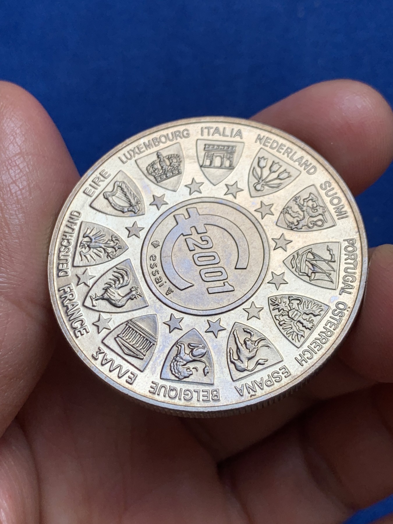 《竞宝斋》第240场-周日，周一 年终尾场 (全场包邮) 法国2001年播种纪念币 带样币刻字