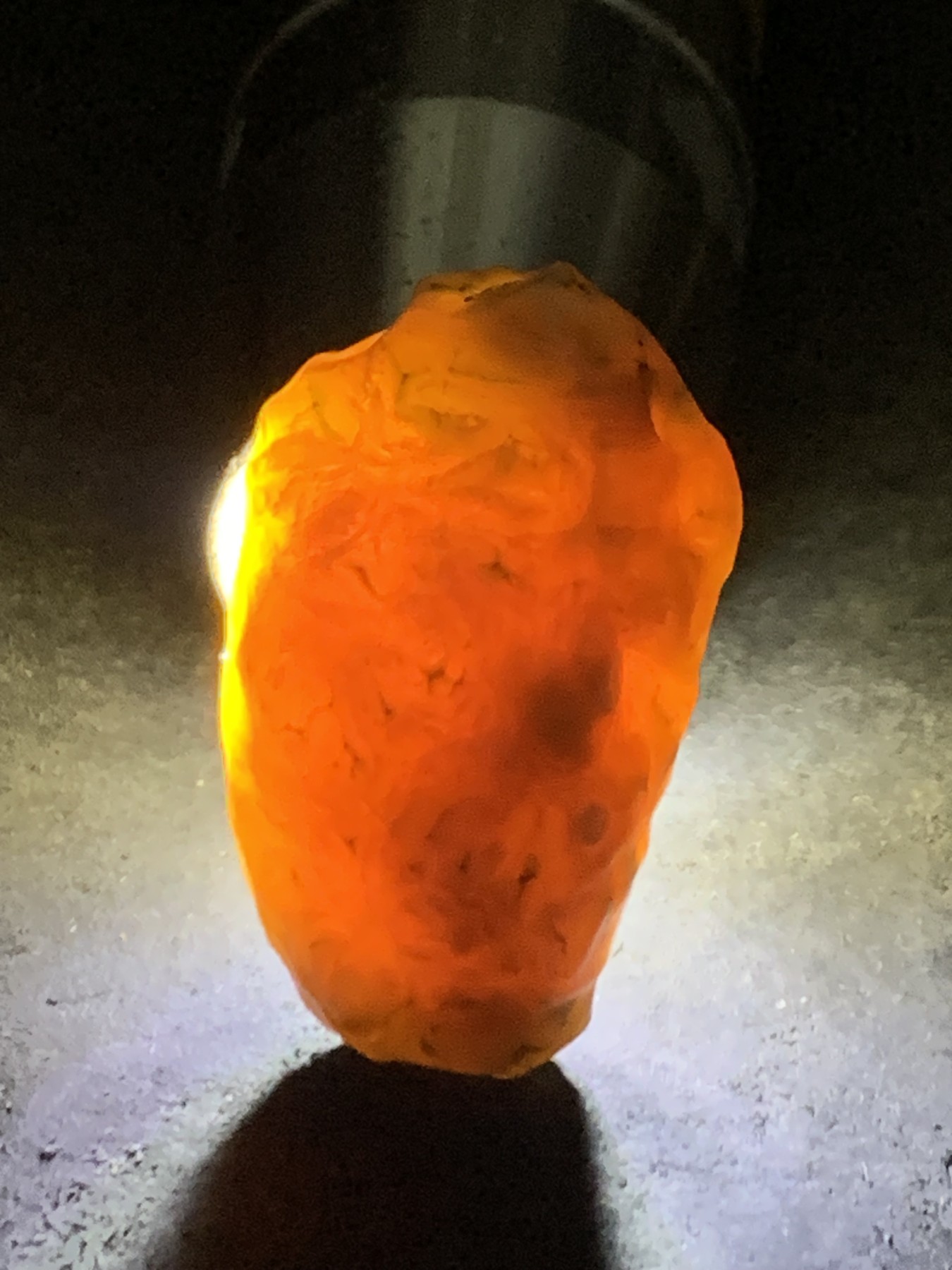 精美戈壁高玉化奶油皮鱼籽纹绿筋脉石原石一颗