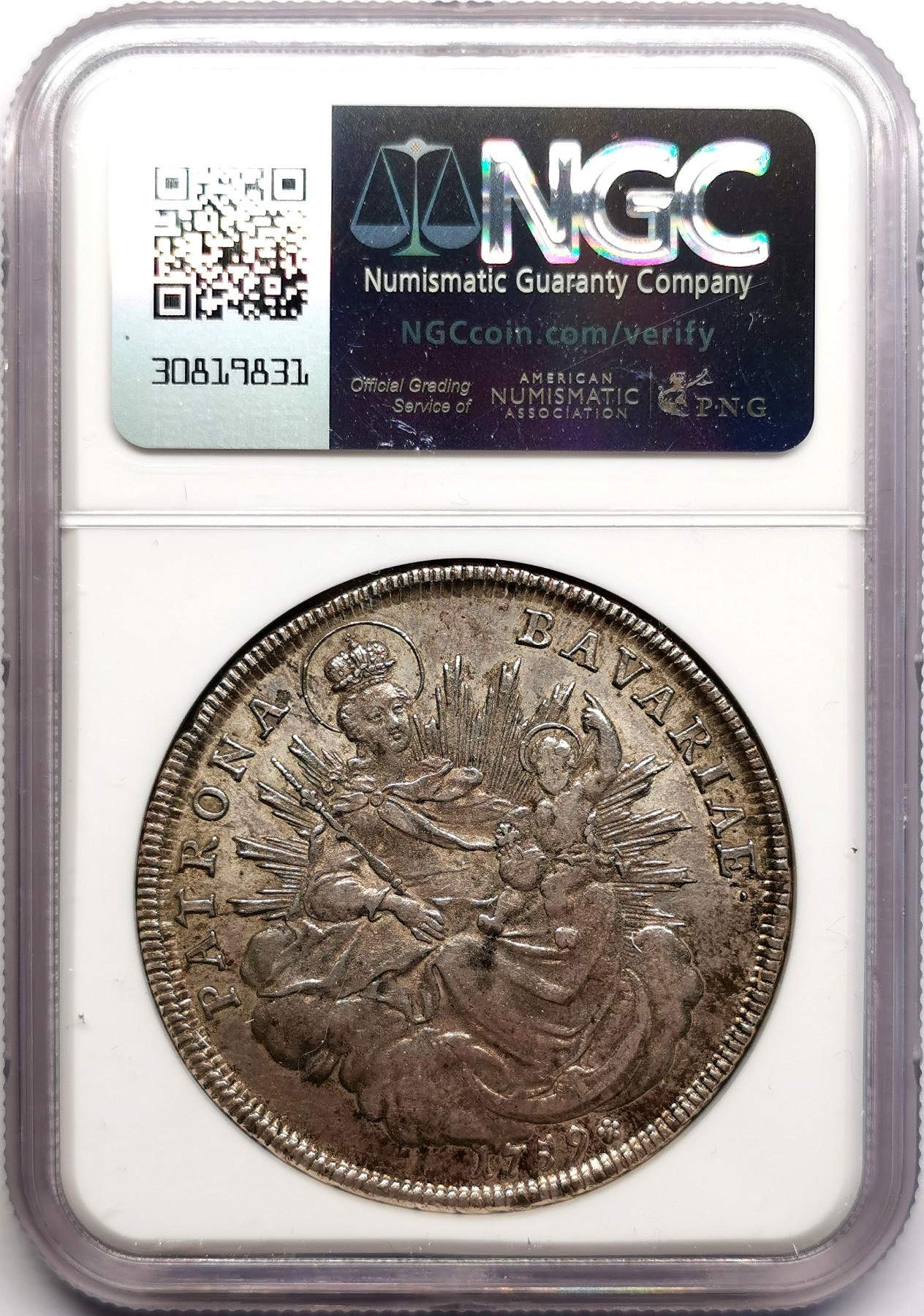 凡希社世界钱币微拍第二百六十期 1759巴伐利亚选侯马克西米利安三世圣母子泰勒大银MGC-AU58，铁灰包浆，印铸细节上佳！