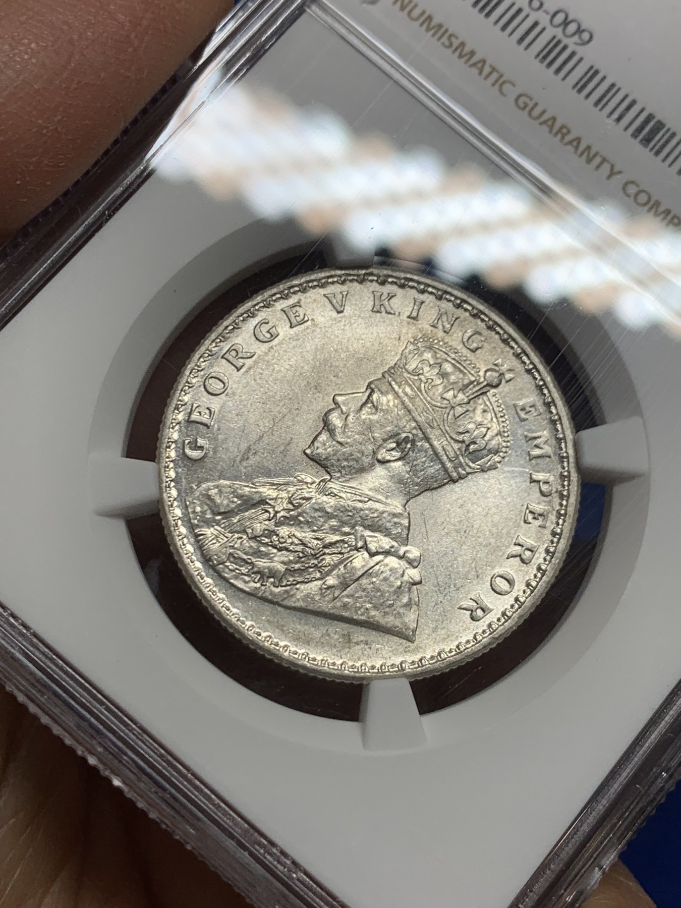 《竞宝斋》第240场-周日，周一 年终尾场 (全场包邮) NGC MS61 英属印度 1918年 C版 乔五 1卢比银币