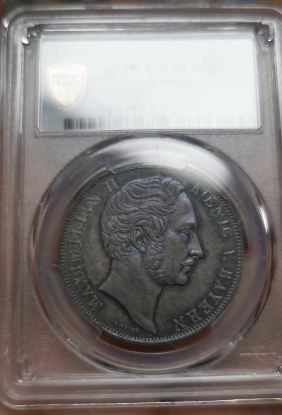 凡希社世界钱币微拍第二百六十期 1852巴伐利亚流通版双狮盾徽2古尔登大银PCGS-MS63，五彩浓郁，养眼吸睛！