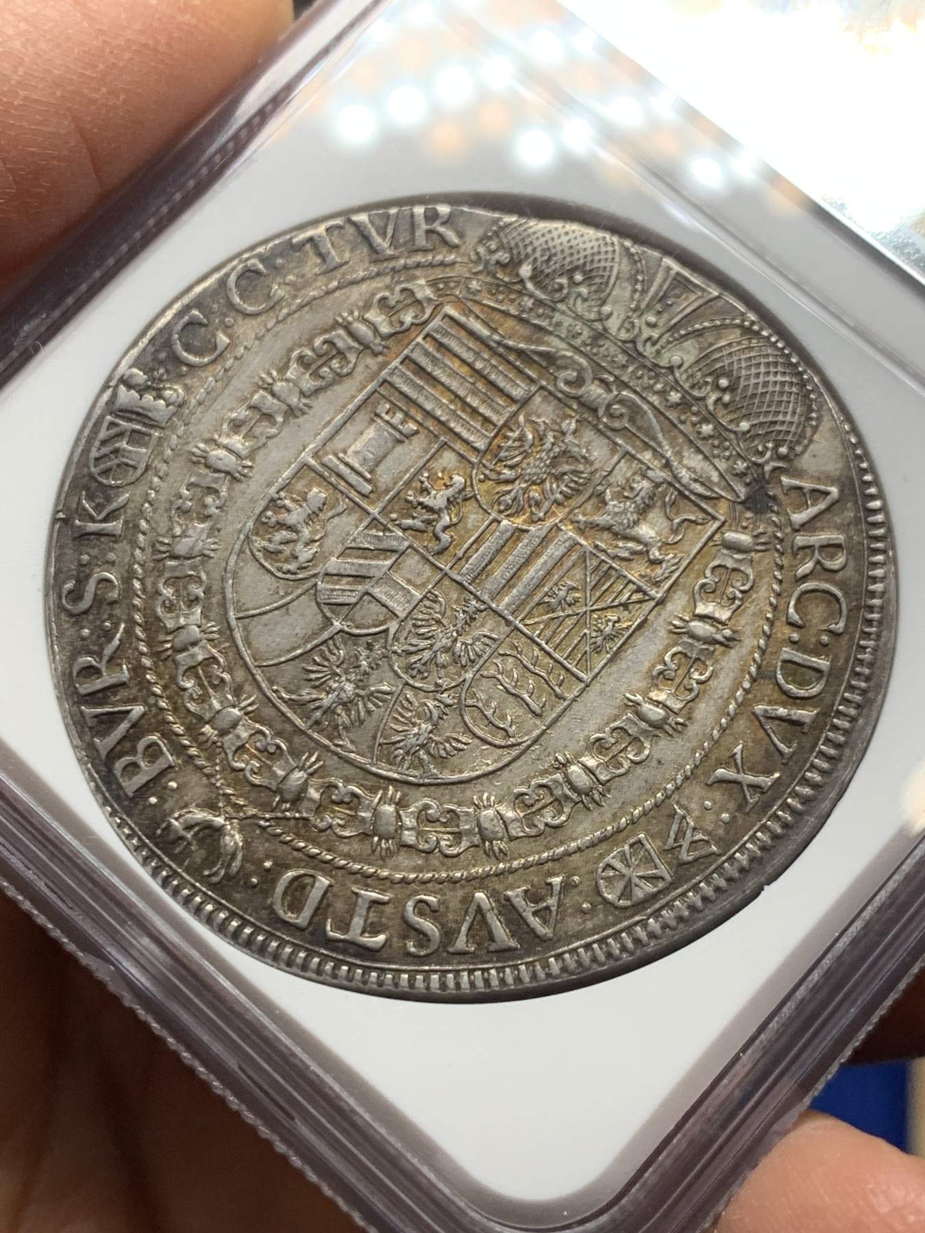 《竞宝斋》第240场-周日，周一 年终尾场 (全场包邮) NGC-AU58 1652年 神圣罗马帝国 裴迪南三世 1泰勒 大银币 原光深彩包浆，高点俱在细节佳，低评，该年份冠军分!维也纳造币厂，少见品种，猪嘴利奥波德一世的爸爸