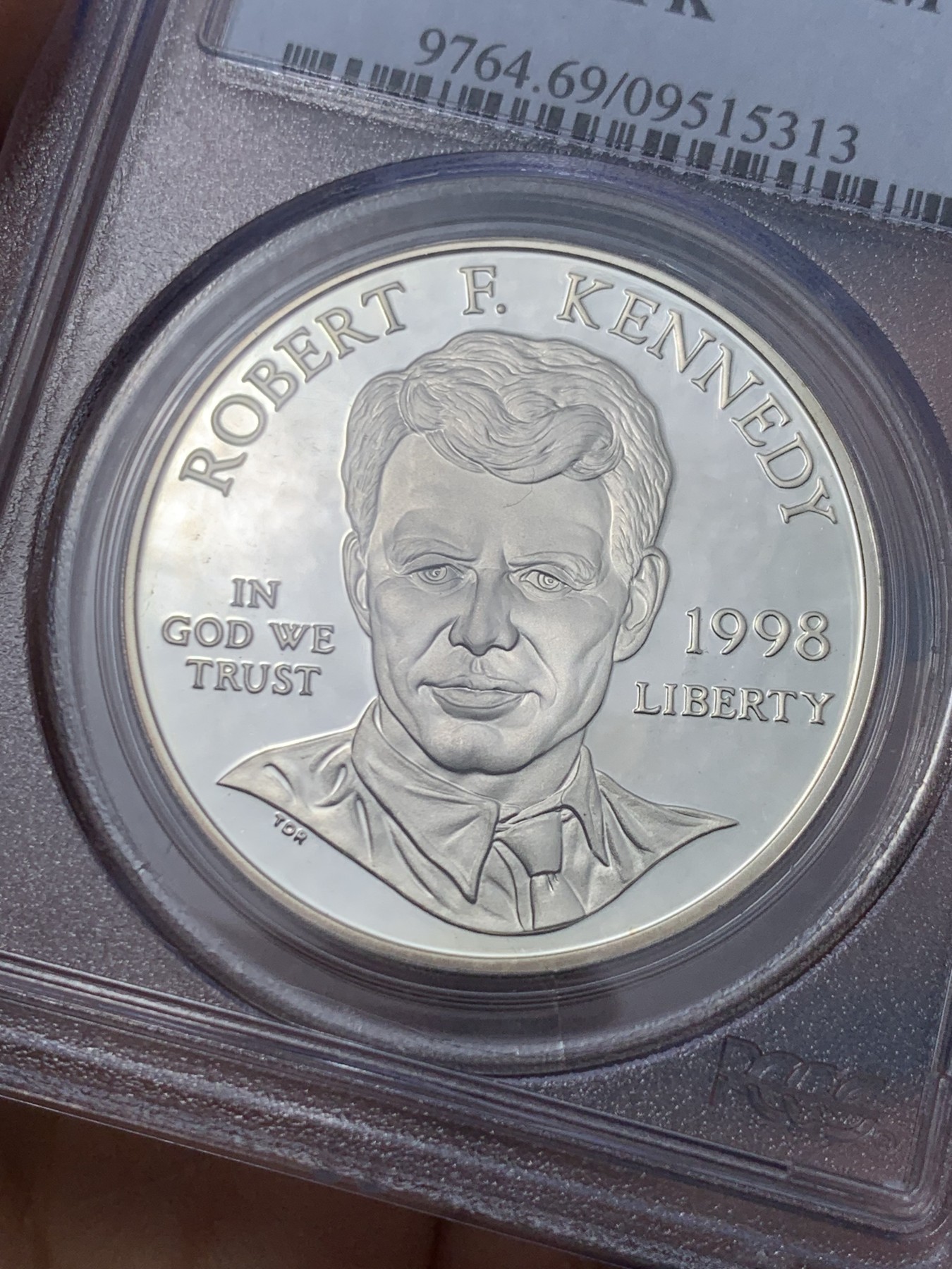 《竞宝斋》第240场-周日，周一 年终尾场 (全场包邮) PCGS PR69DCAM 美国1998罗比特肯尼迪司法部长纪念精制银币 肯尼迪总统的弟弟 第一个被刺杀的总统候选人