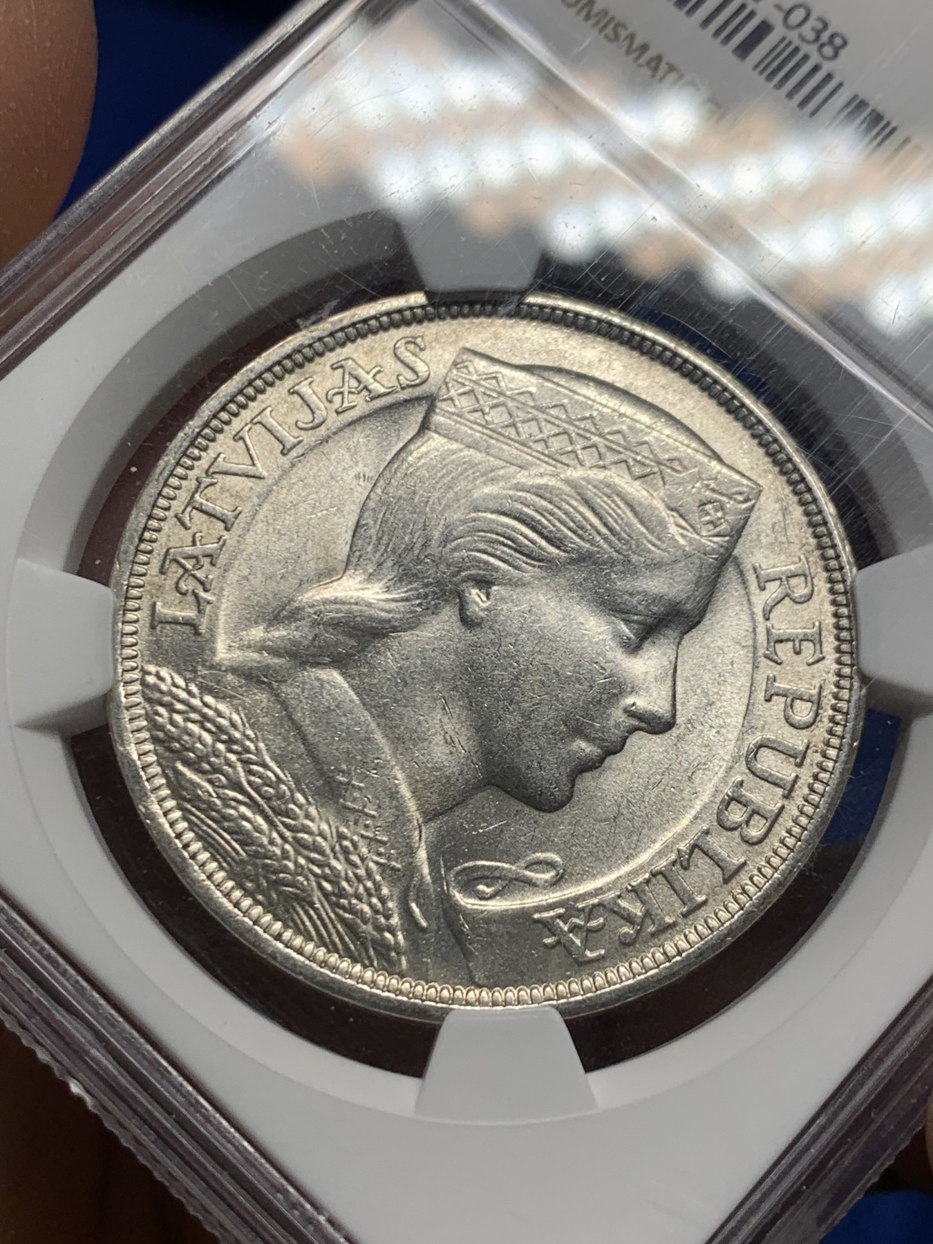 《竞宝斋》第240场-周日，周一 年终尾场 (全场包邮) NGC-MS62 拉脱维亚 1931年 5拉脱银币 转光强烈