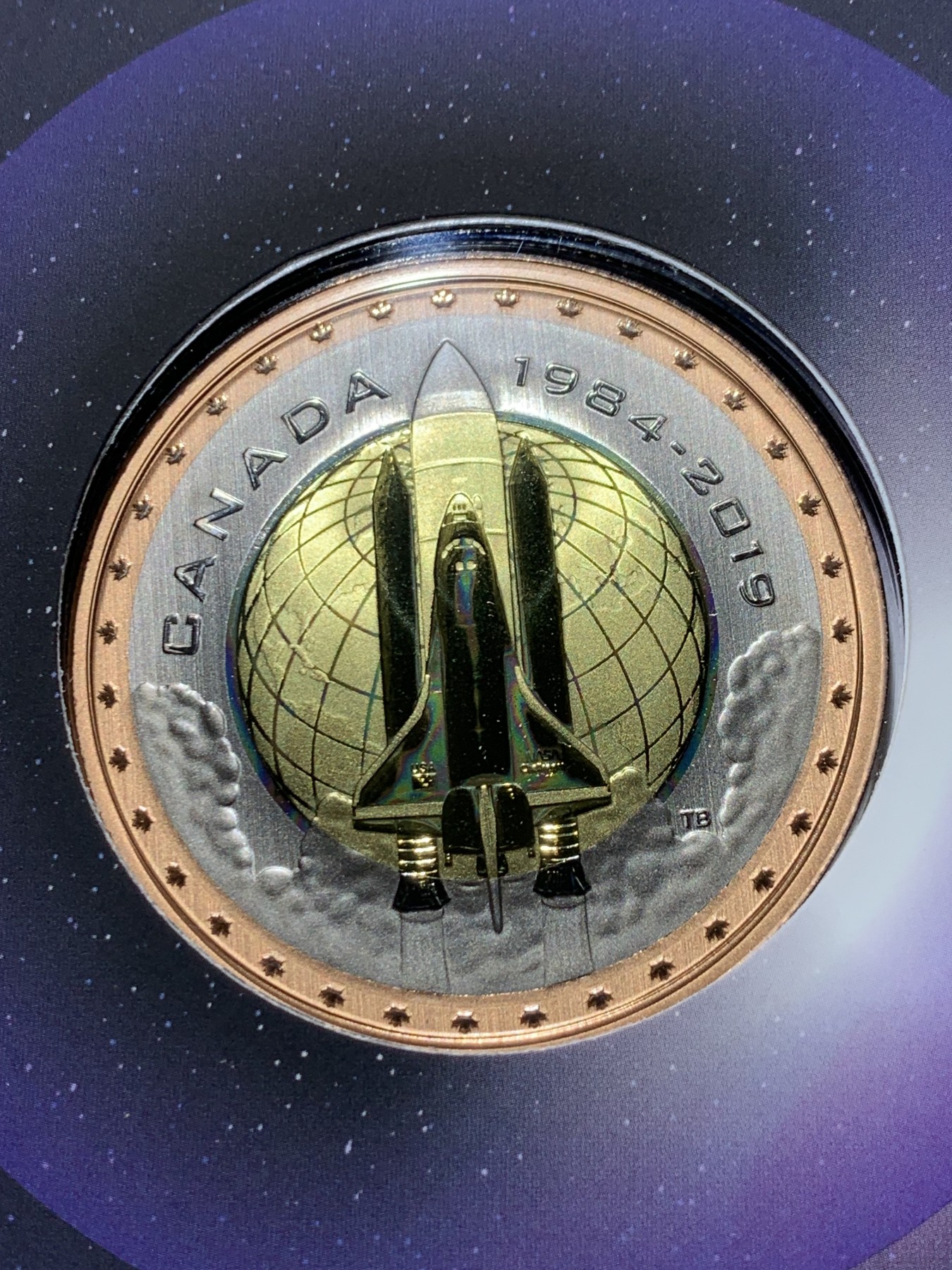《竞宝斋》第240场-周日，周一 年终尾场 (全场包邮) 加拿大 2019 25分三色金属纪念币 55MM大规格 纪念加拿大太空第一人。 Ebay普遍500多的成交价。原封未拆，看不到背面。