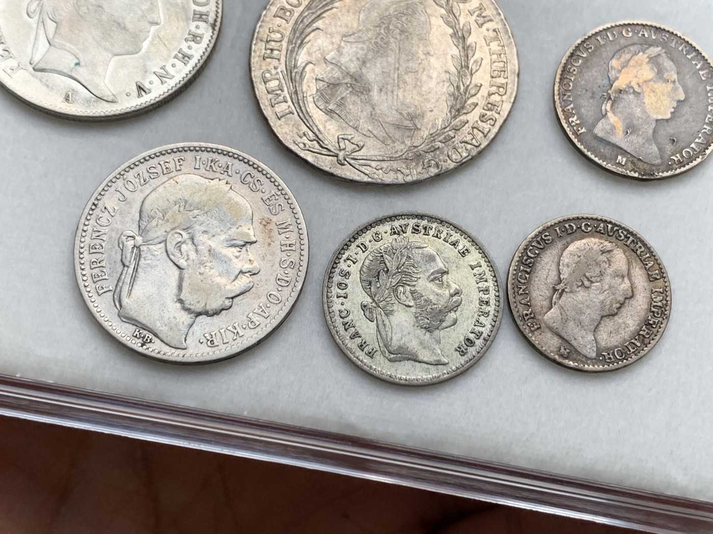 《竞宝斋》第240场-周日，周一 年终尾场 (全场包邮) 6枚一组 神罗、奥匈帝国 银辅币 品相可以 小东西收起来不容易