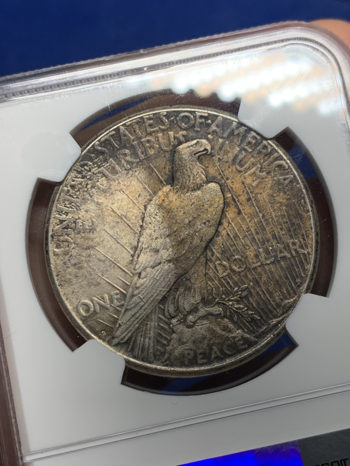 《竞宝斋》第240场-周日，周一 年终尾场 (全场包邮) NGC-MS63 美国1922年一美元和平银币，双面酱彩包浆，很难得