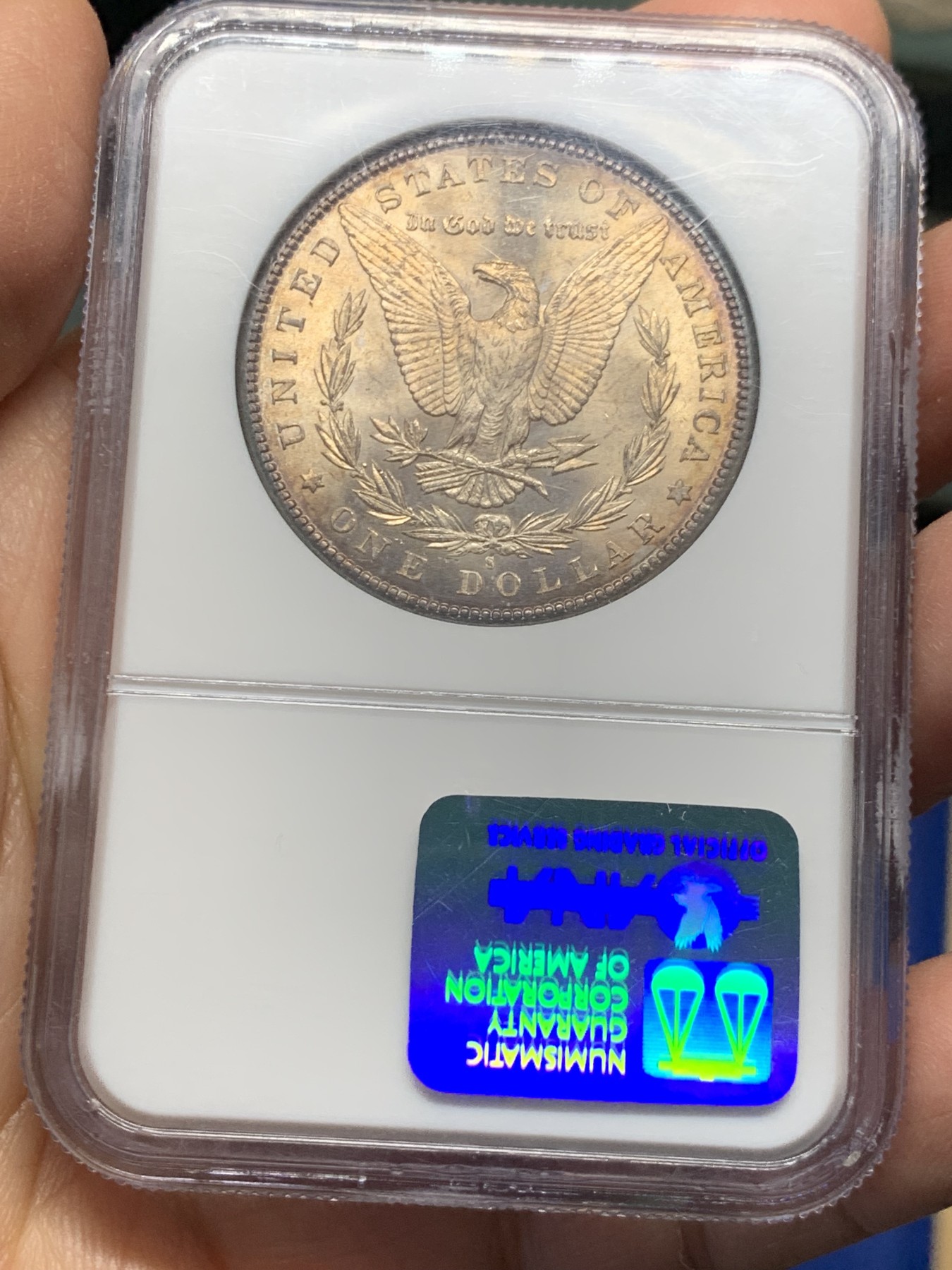 《竞宝斋》第240场-周日，周一 年终尾场 (全场包邮) NGC MS64 美国1880-S摩根银币 双面五彩 底板丝滑 经典老盒