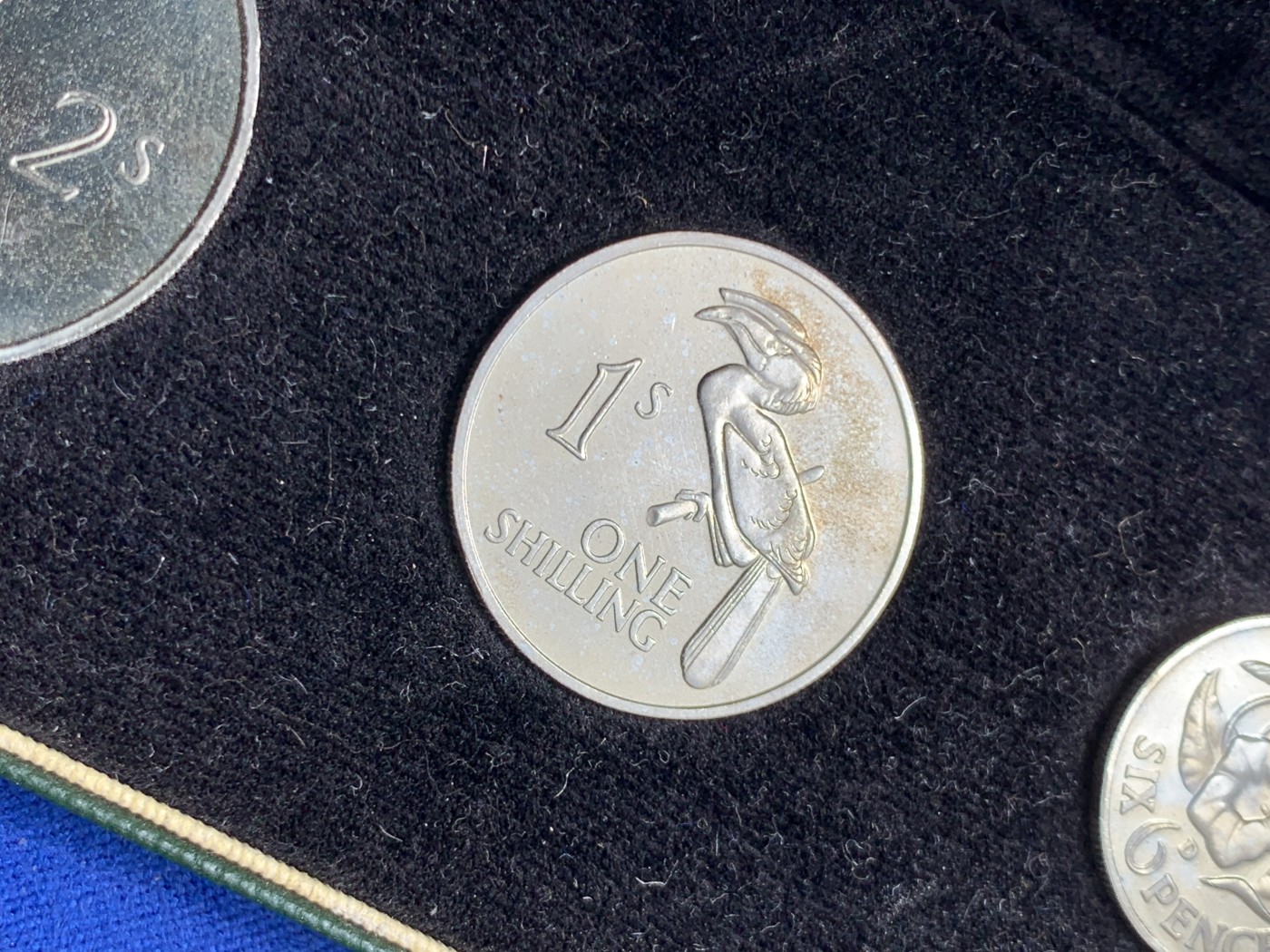 《竞宝斋》第240场-周日，周一 年终尾场 (全场包邮) 赞比亚1964年精制币原盒原套可藏！