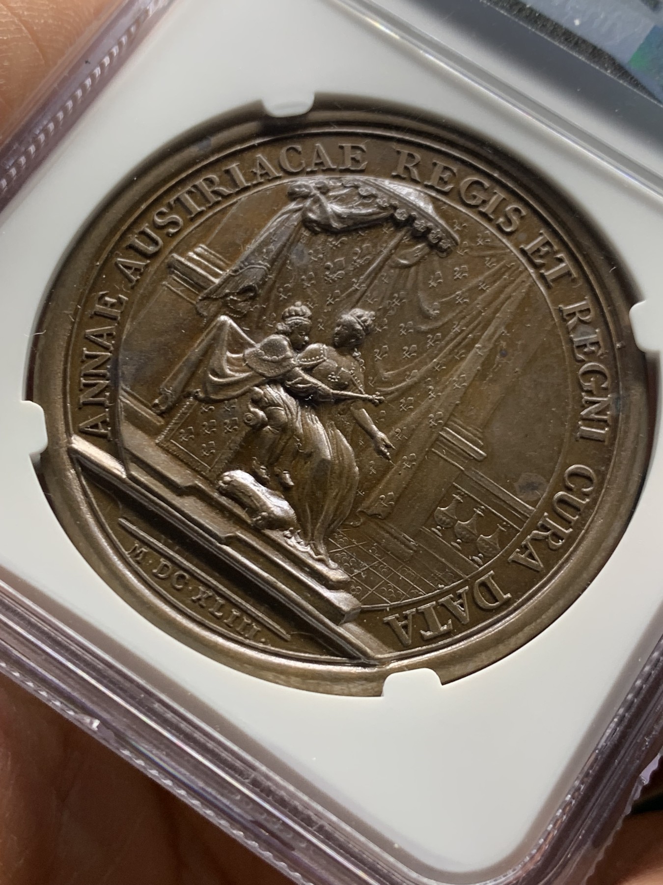 《竞宝斋》第240场-周日，周一 年终尾场 (全场包邮) 唯一冠军分 NGC MS64BN 法国1643年路易十四小孩版安妮摄政时期纪念大铜章