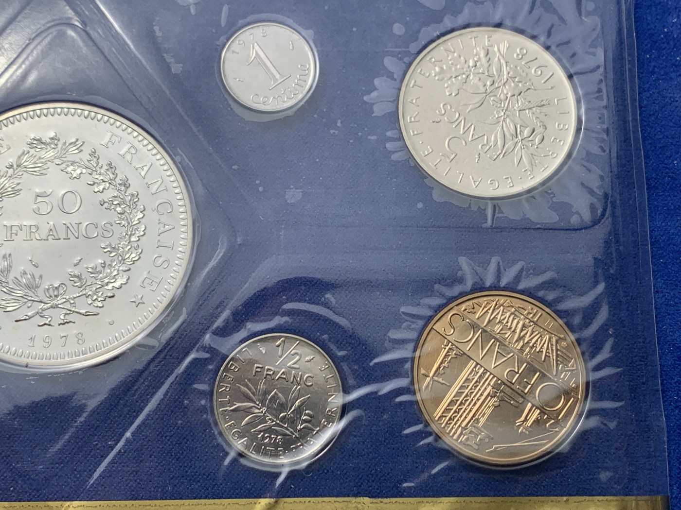 《竞宝斋》第240场-周日，周一 年终尾场 (全场包邮) 官方原盒未流通套币 法兰西第五共和国 巴黎造币厂 1978年BU套币册 状态很好